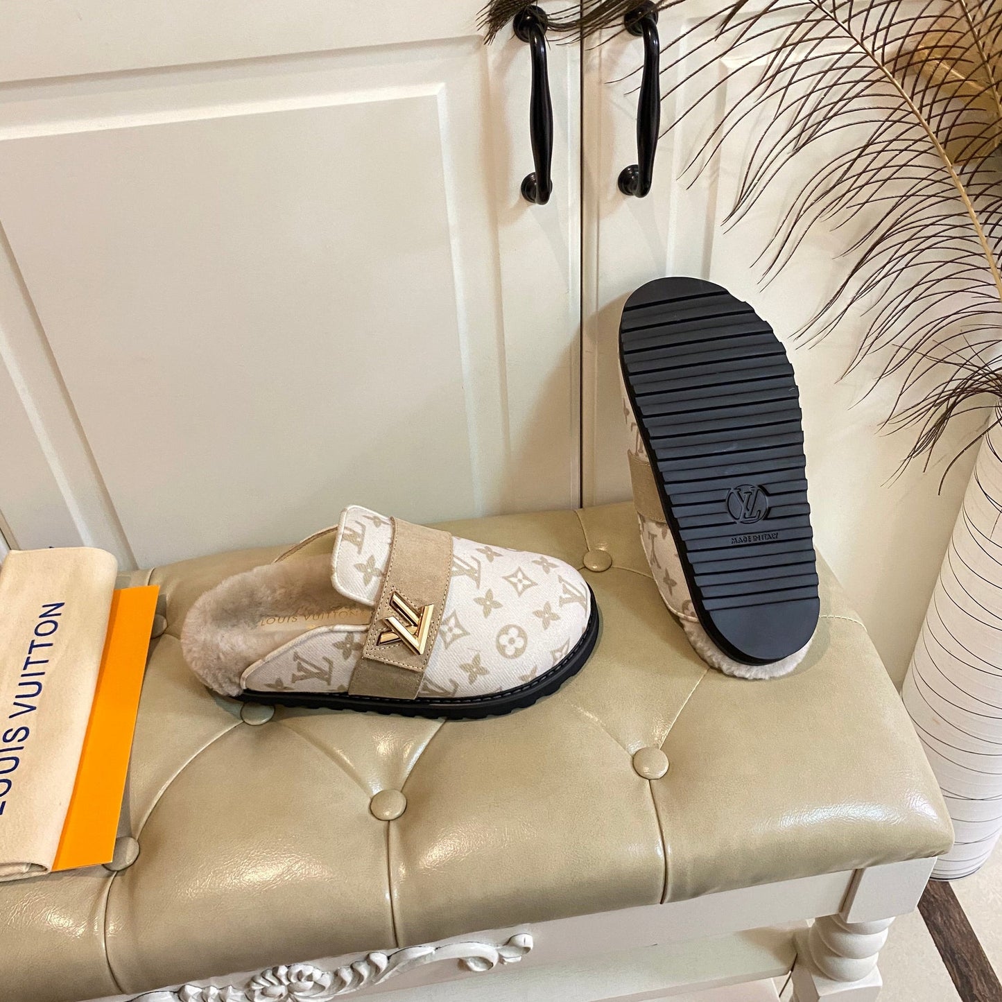 COSY FLAT COMFORT CLOG IN BEIGE MONOGRAM FABRIC AND SUEDE