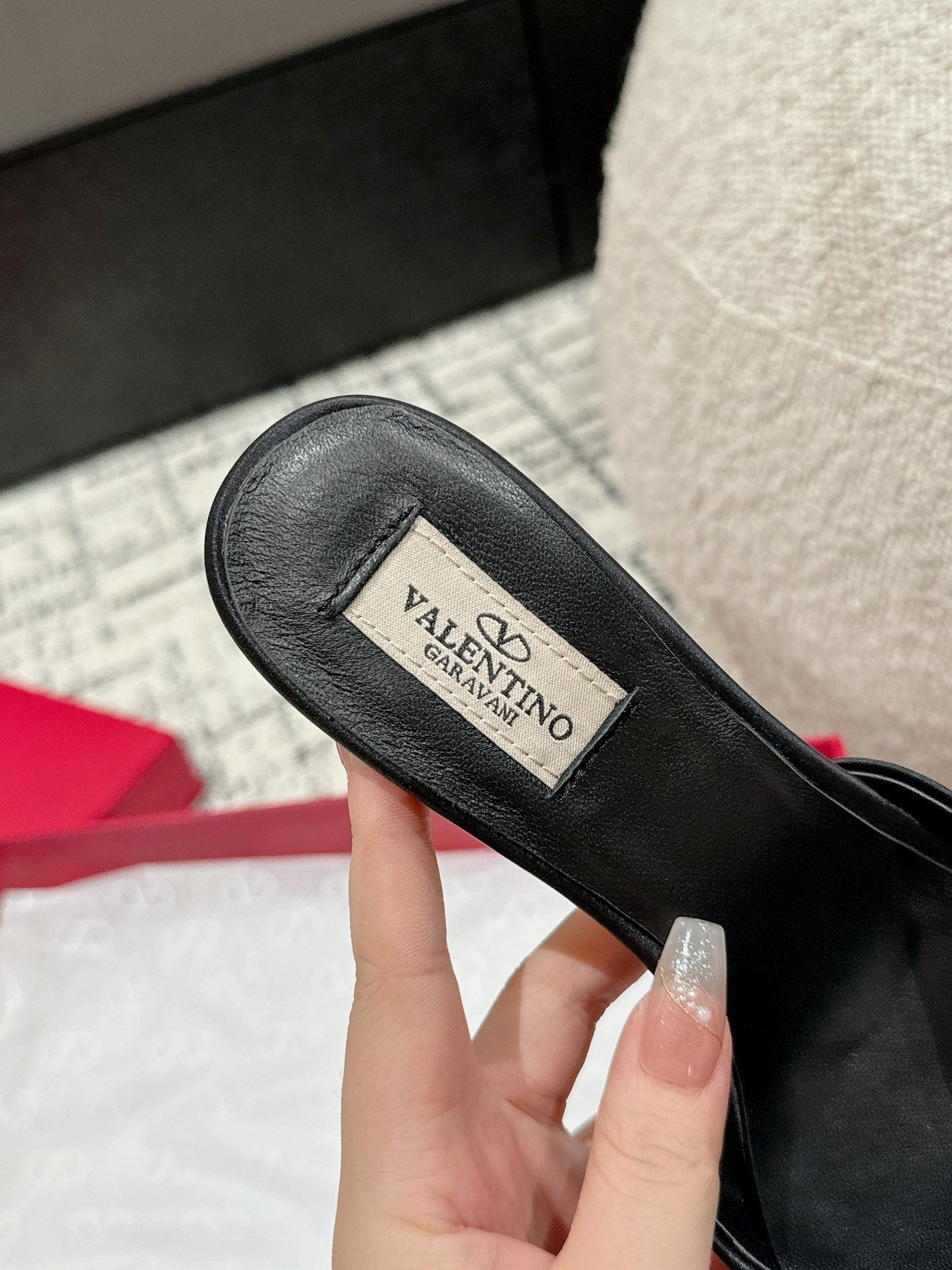 HIGH MULE IN BLACK SILK