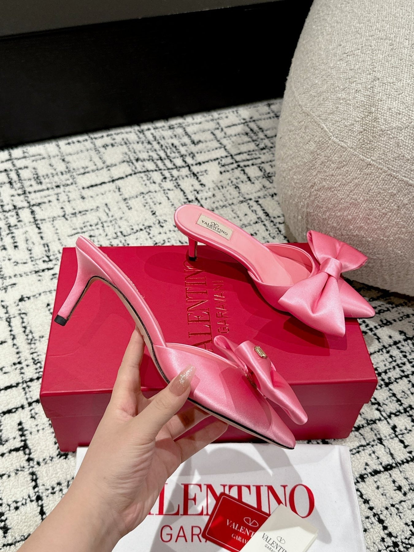 HIGH MULE IN ROUGH PINK SILK