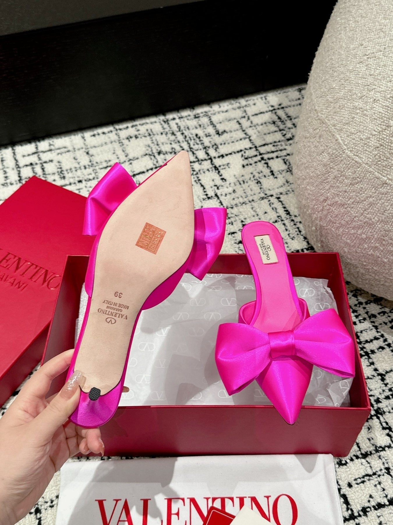 HIGH MULE IN BRIGHT PINK SILK