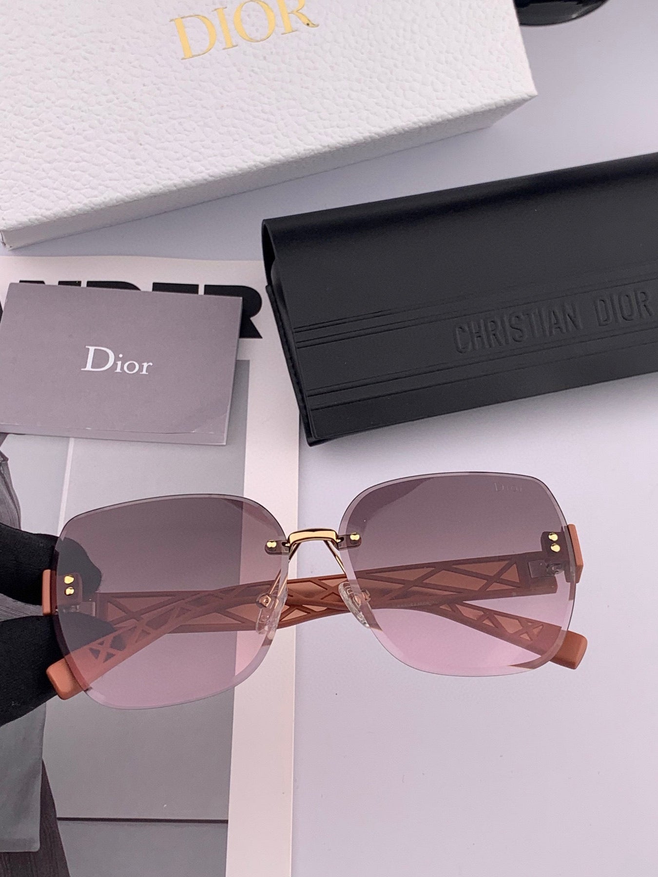 MONTAIGNE SUNGLASS CD4579 IN ACETATE