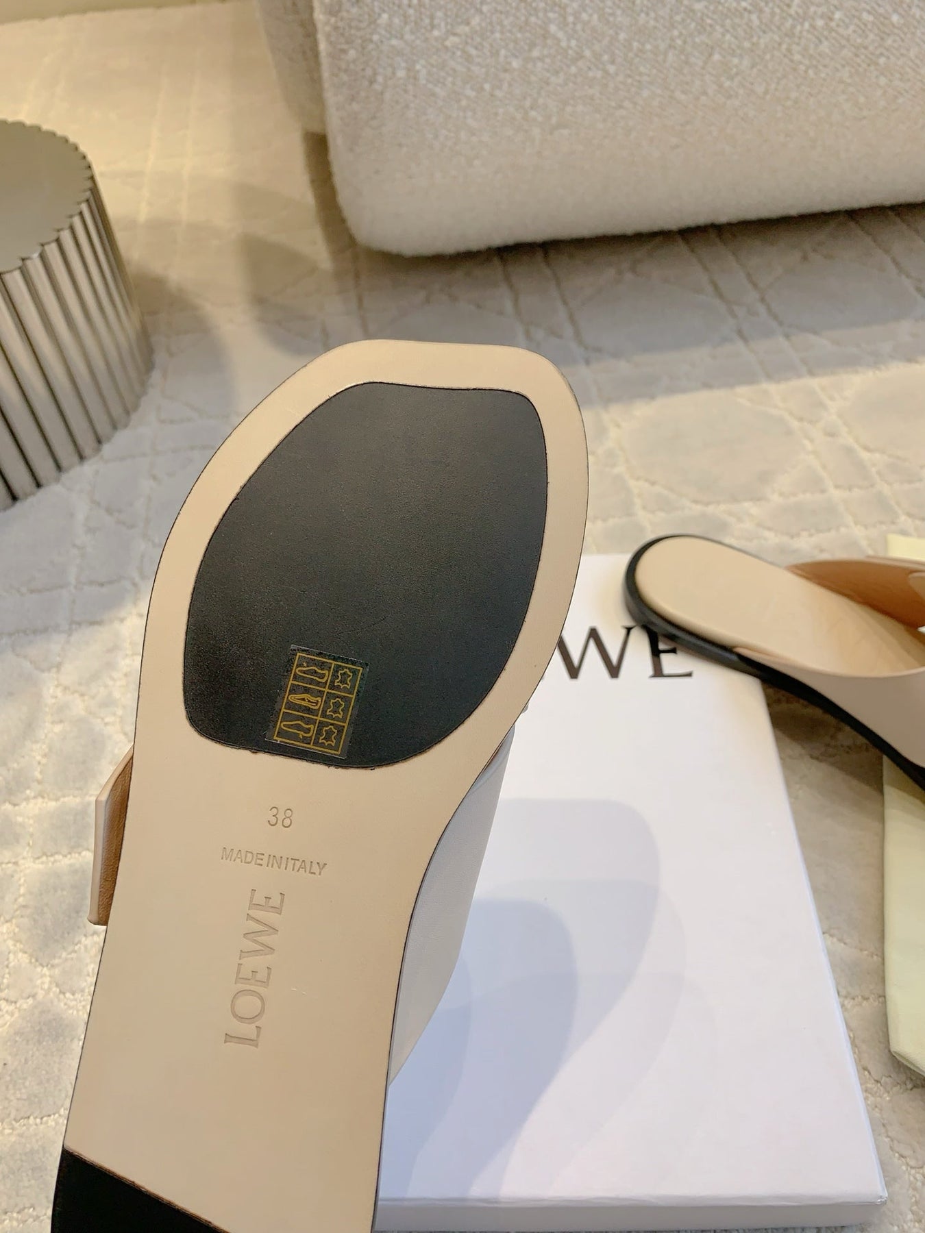 PETAL BELT FLAT SANDAL IN BEIGE CREAM CALFSKIN