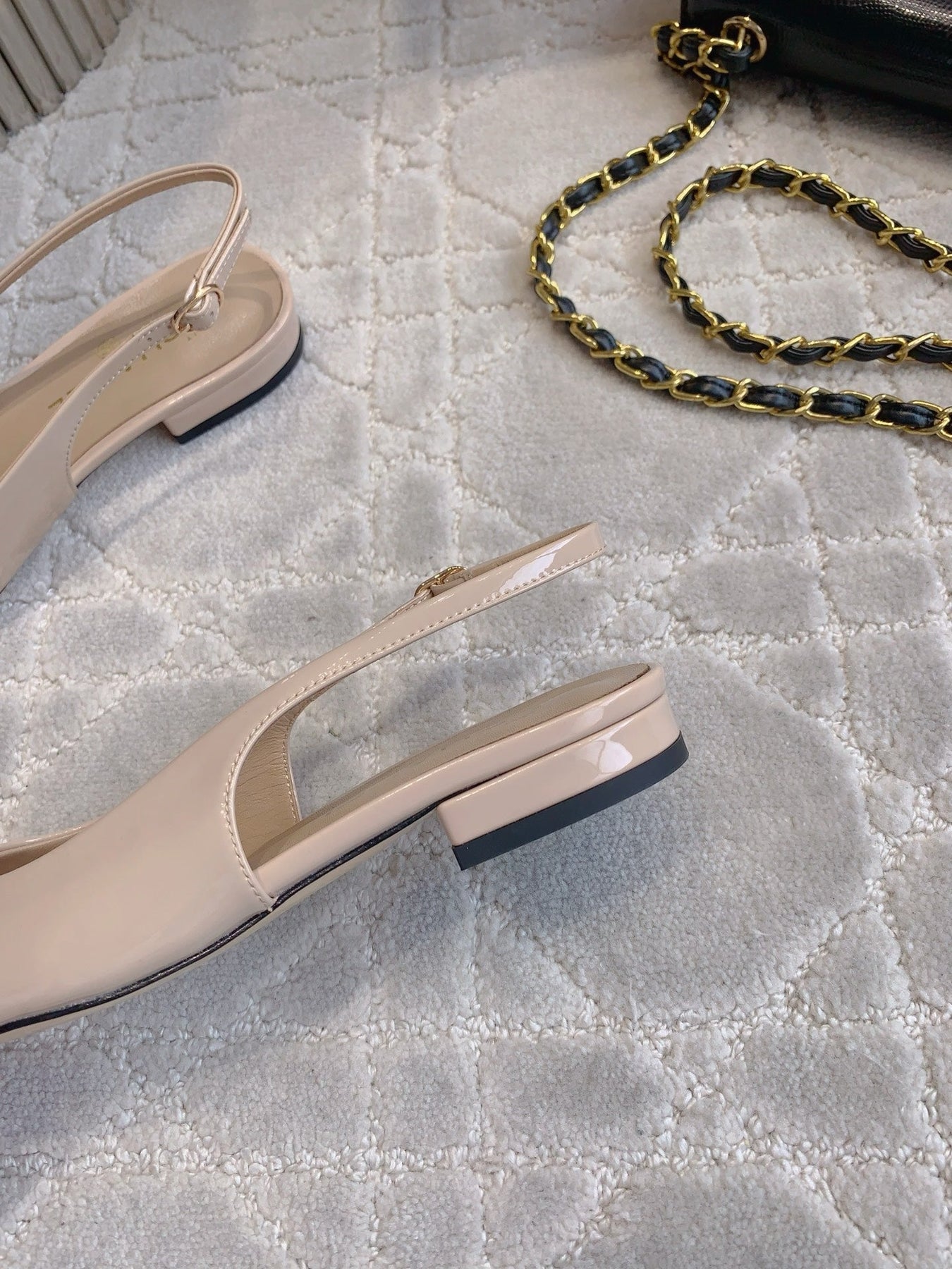 FLAT SLINGBACKS 2 CM IN BEIGE CREAM PATENT CALFSKIN