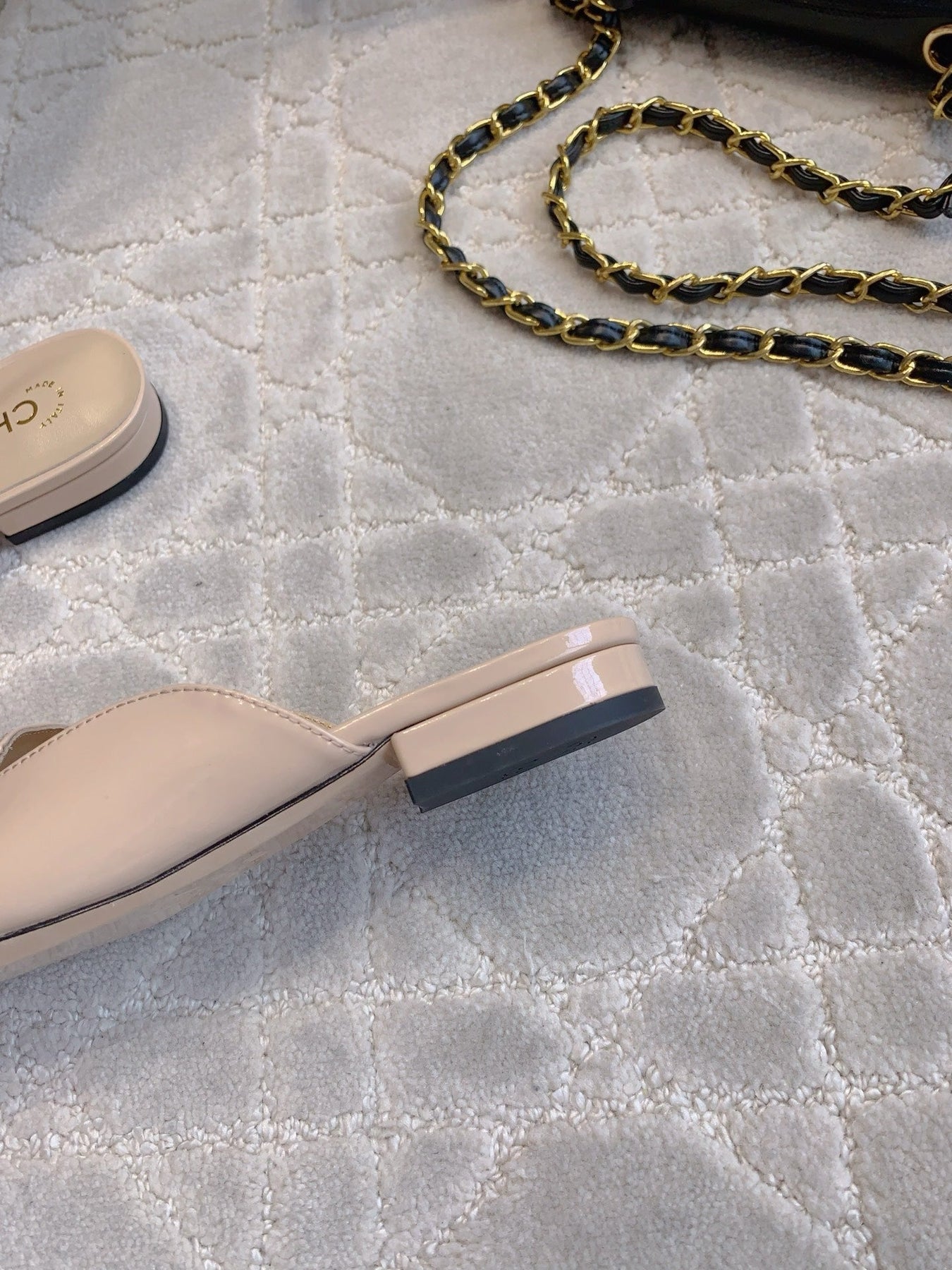 FLAT MULE 2 CM IN BEIGE CREAM PATENT CALFSKIN