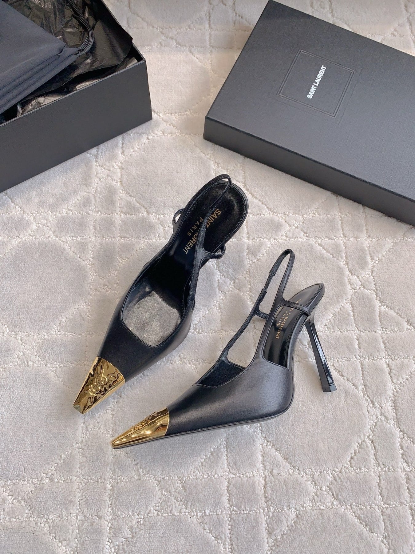 HIGH HEEL 10 CM SLINGBACK IN BLACK CALFSKIN WITH GOLD HARDWARE