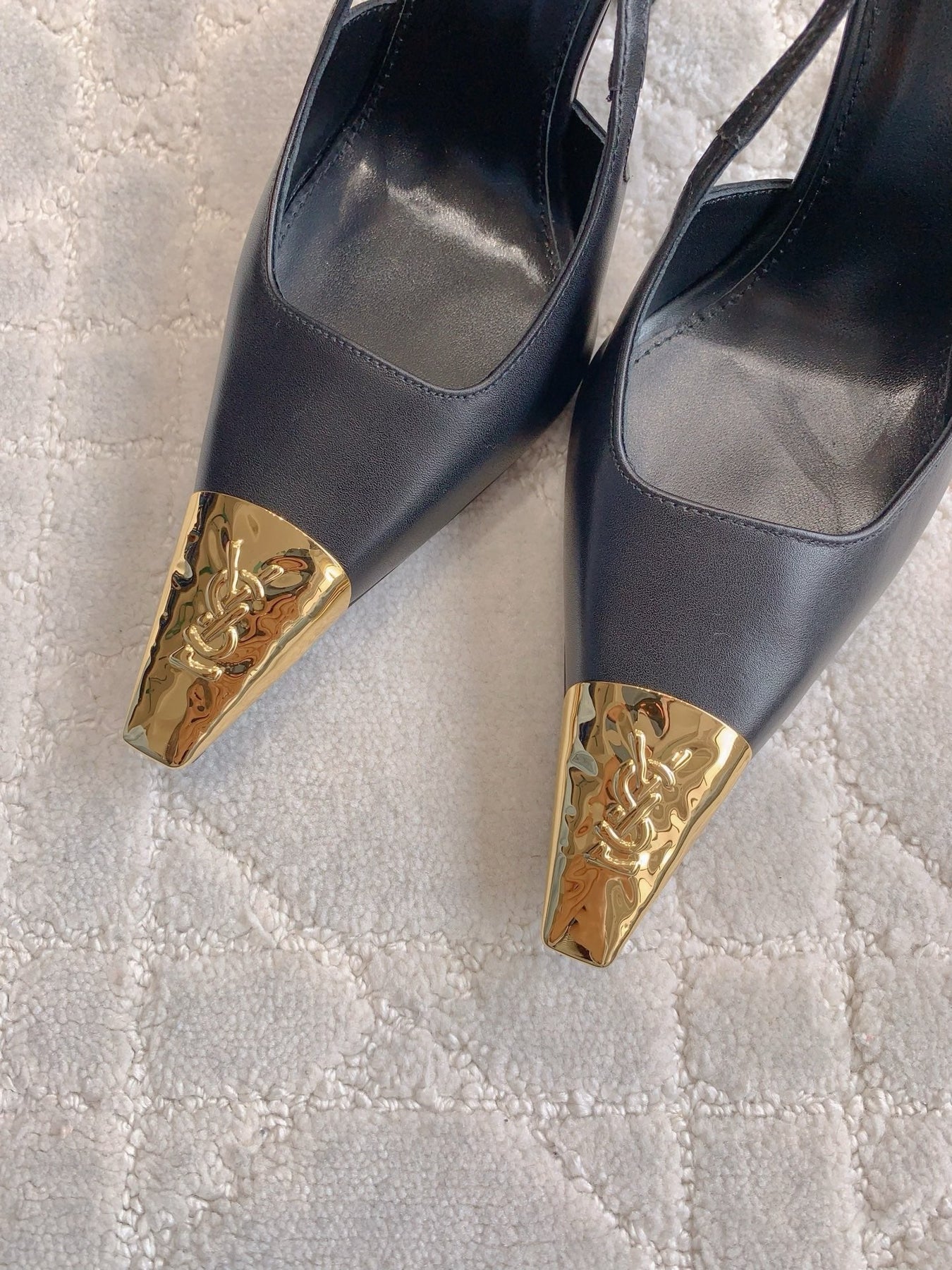 HIGH HEEL 10 CM SLINGBACK IN BLACK CALFSKIN WITH GOLD HARDWARE