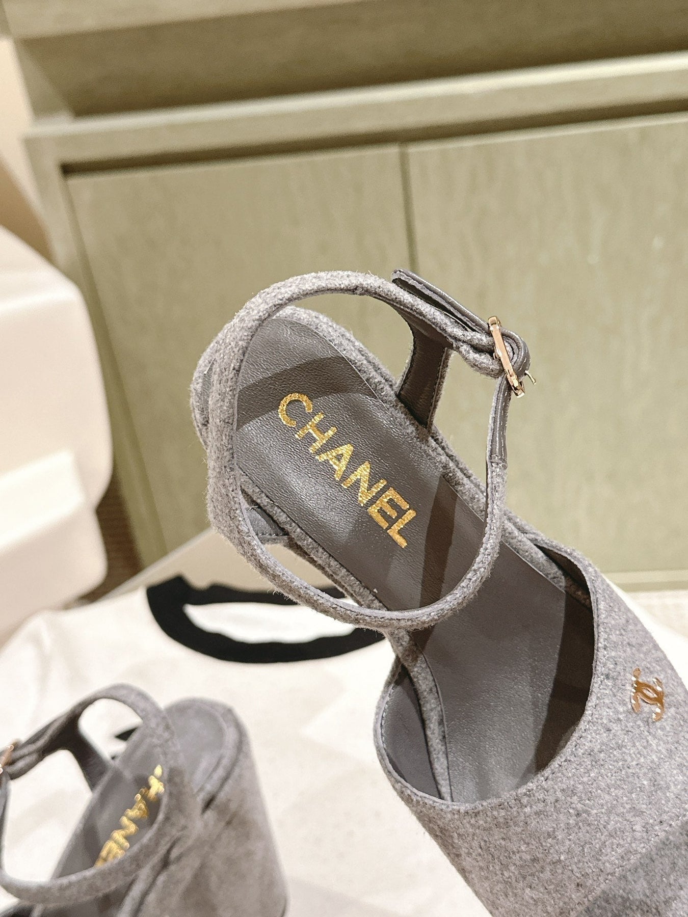 CC HIGH SANDAL GREY SUEDE CALFSKIN