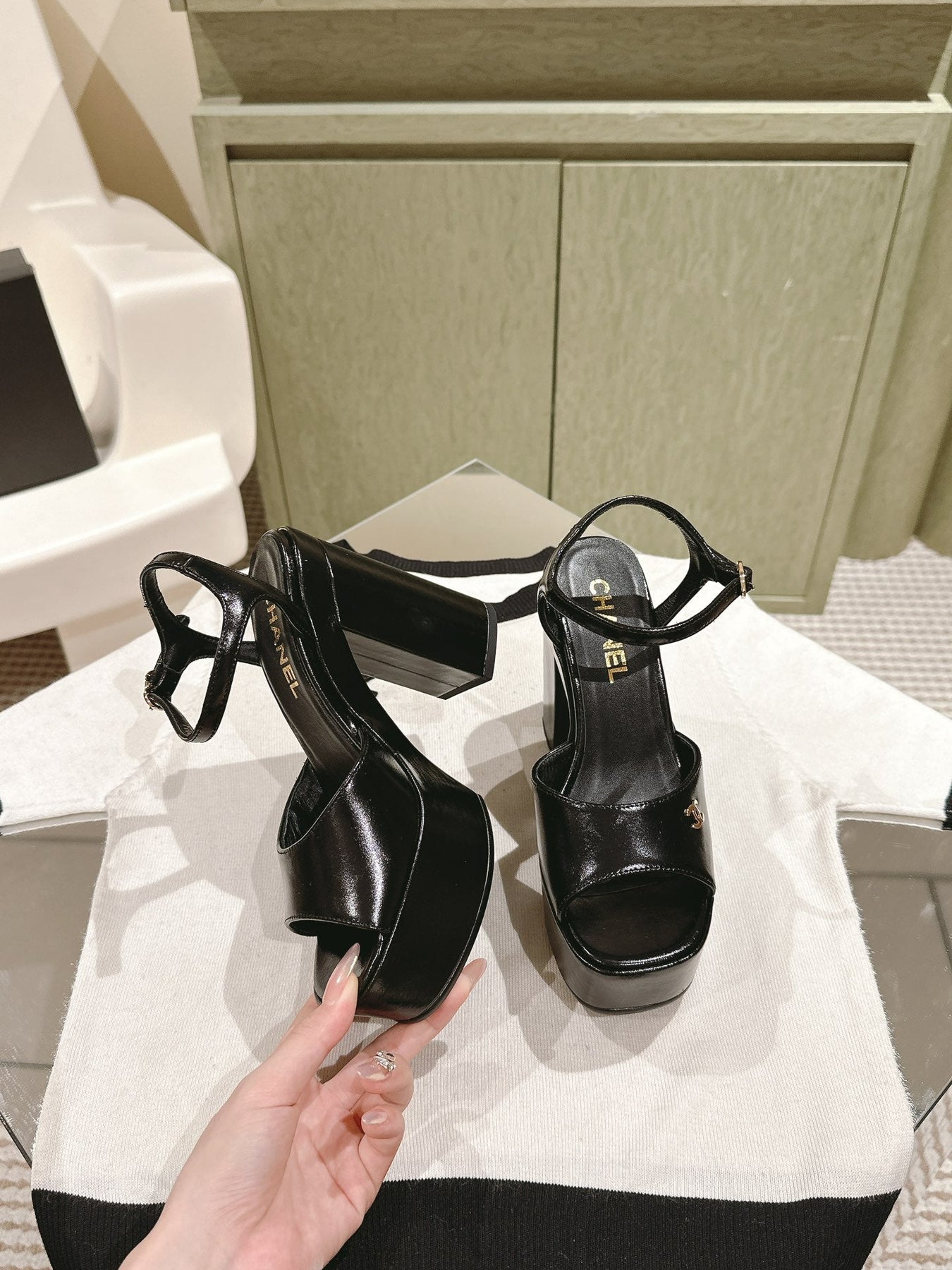 CC HIGH SANDAL BLACK CALFSKIN