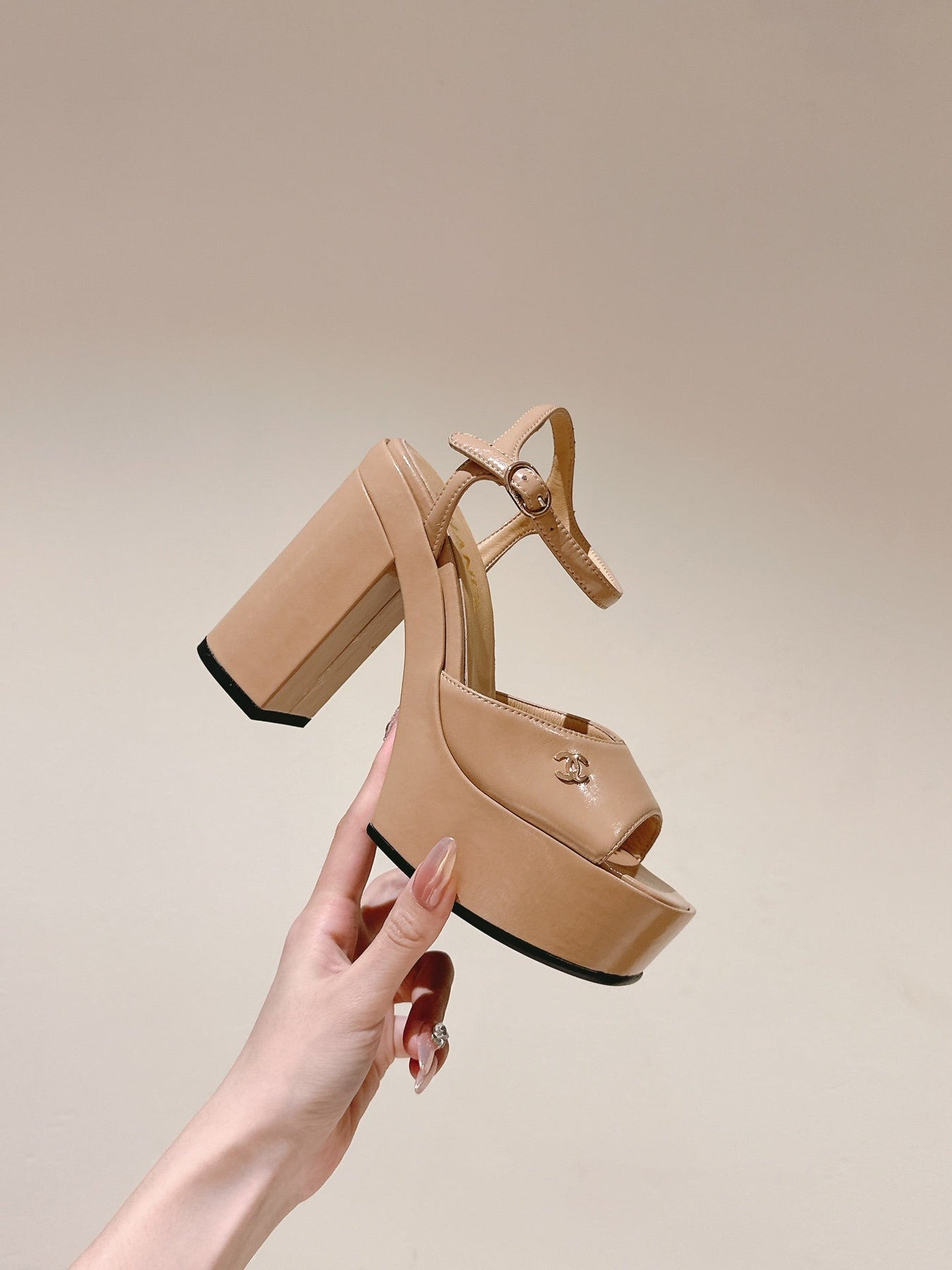 CC HIGH SANDAL BEIGE CREAM CALFSKIN