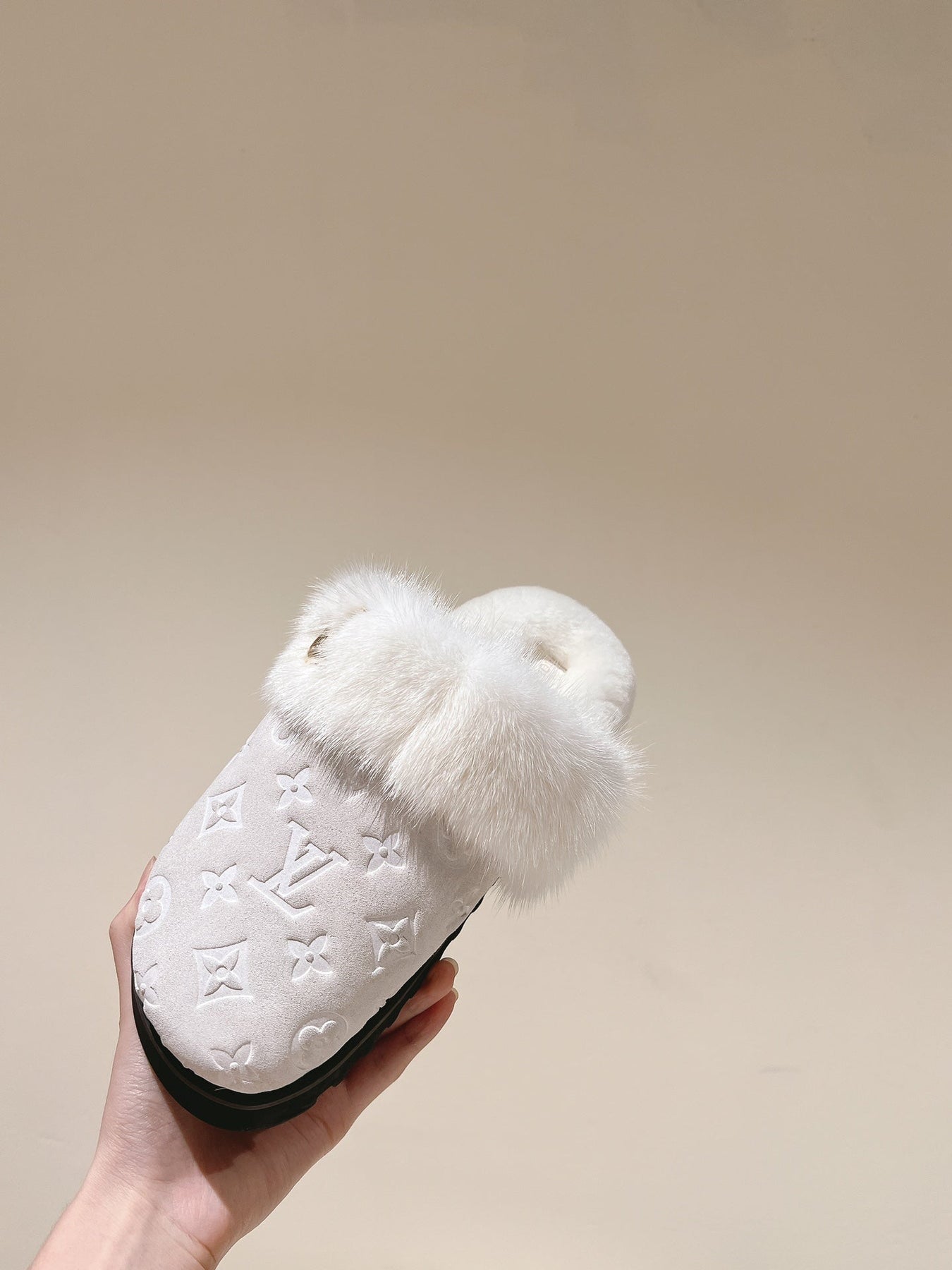 COSY FLAT COMFORT CLOG IN WHITE MONOGRAM LAMB WOOL AND MINK FUR