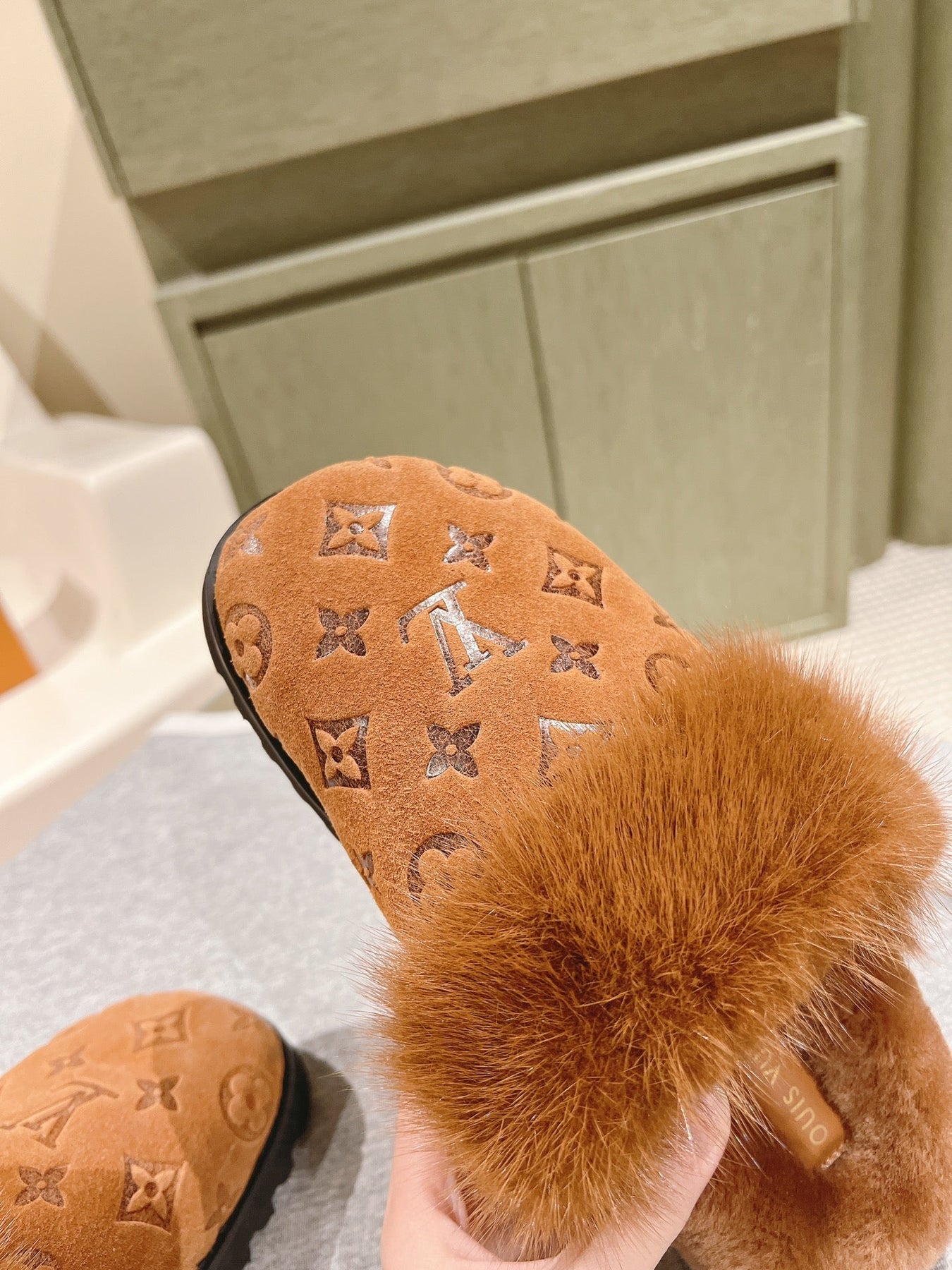 COSY FLAT COMFORT CLOG IN BRONZE BROWN MONOGRAM LAMB WOOL AND MINK FUR