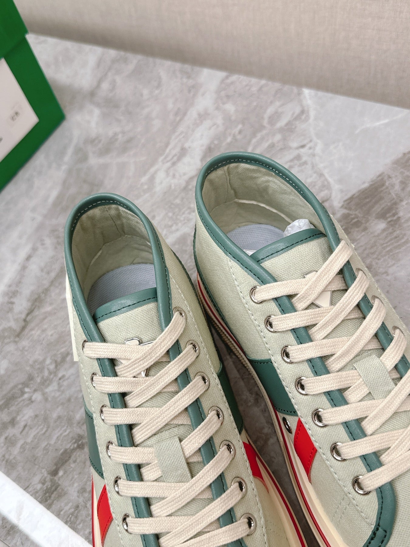 ELIOT SNEAKER IN GREEN PASTEL CANVAS AND CALFSKIN