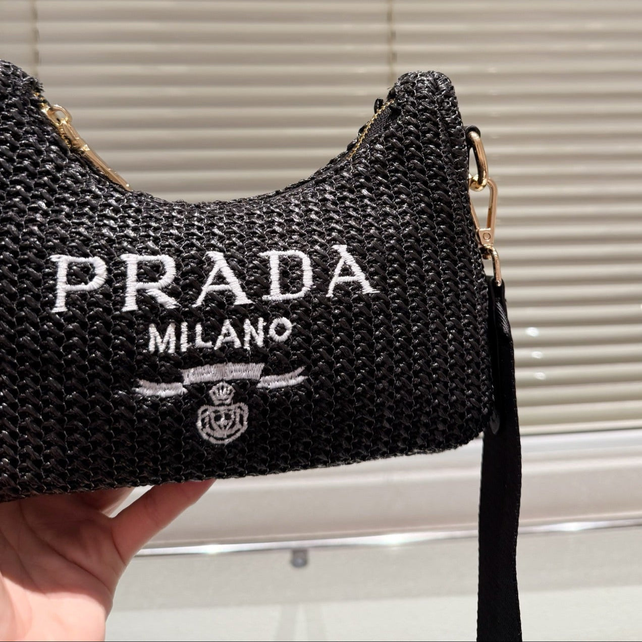 HOBO CROCHET BAG 23 IN BLACK WOVEN RAFFIA GOLD HARDWARE