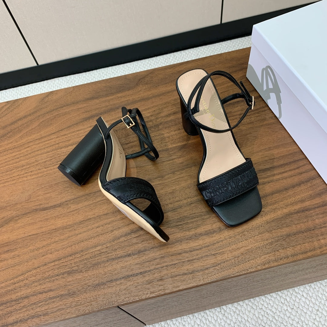 HIGH HEEL EMBROIDERED SANDAL IN BLACK CALFSKIN AND WOVEN STRAPS