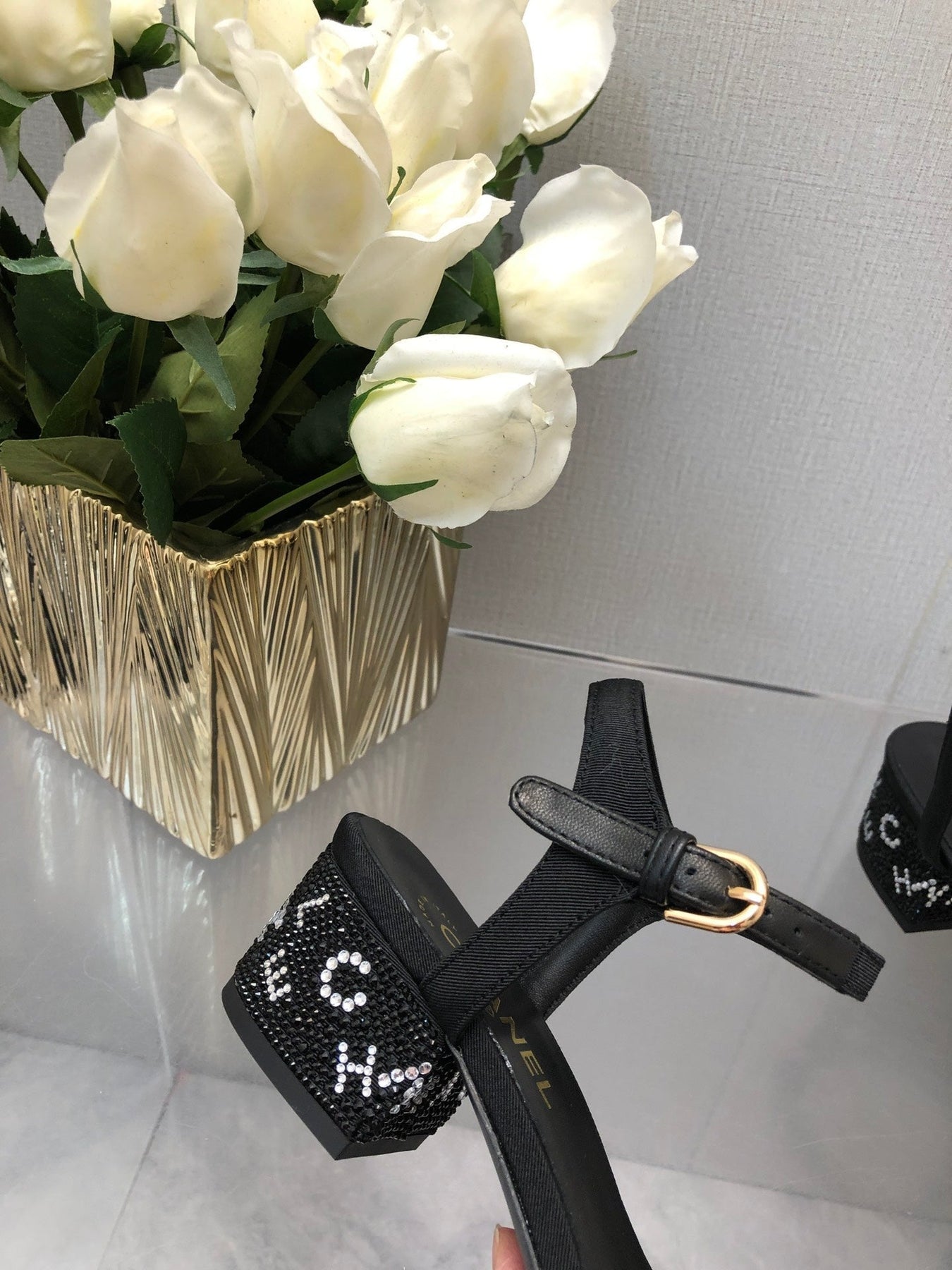 BLOCK HEEL WITH CRYSTAL 5 CM SANDAL IN BLACK FABRIC