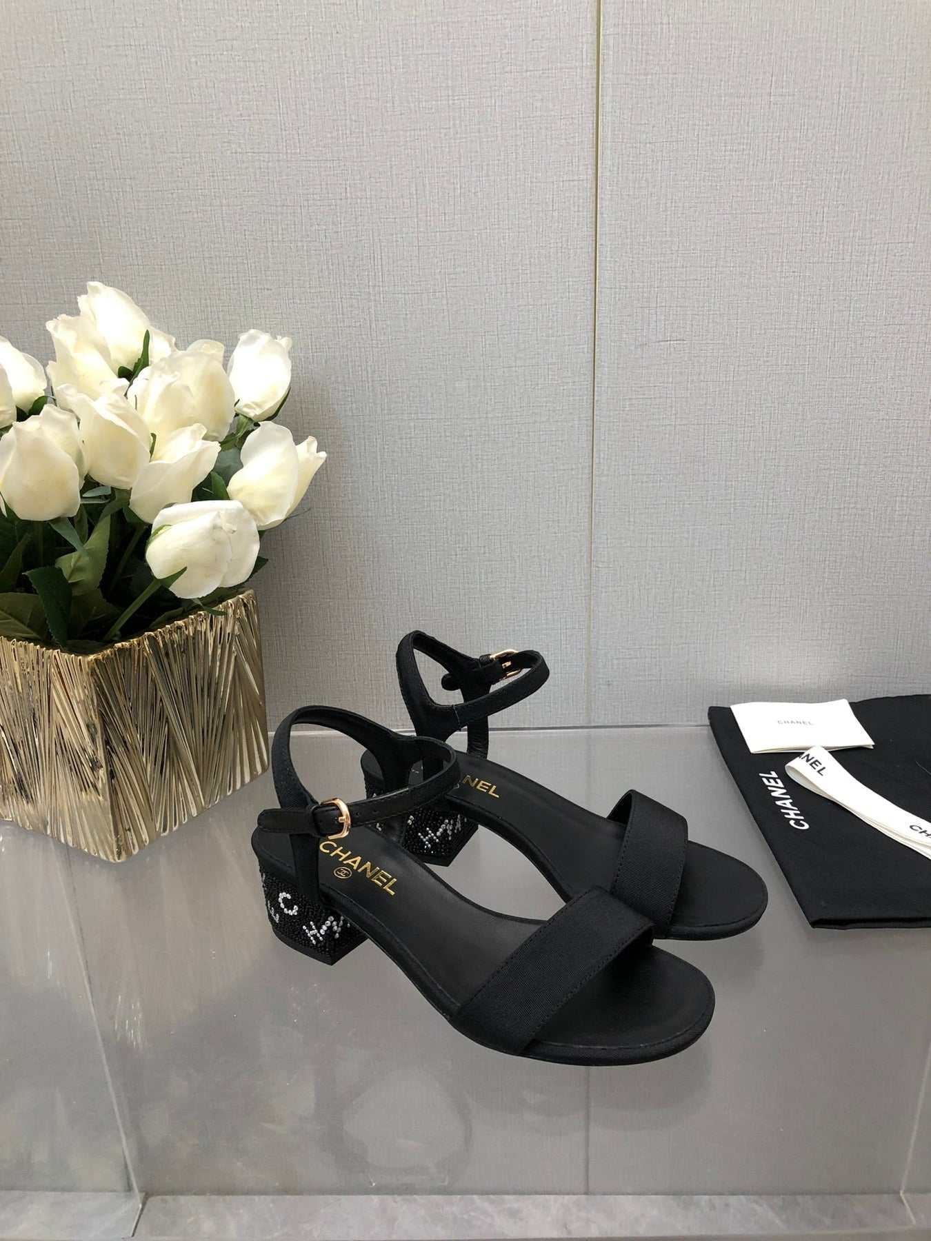 BLOCK HEEL WITH CRYSTAL 5 CM SANDAL IN BLACK FABRIC