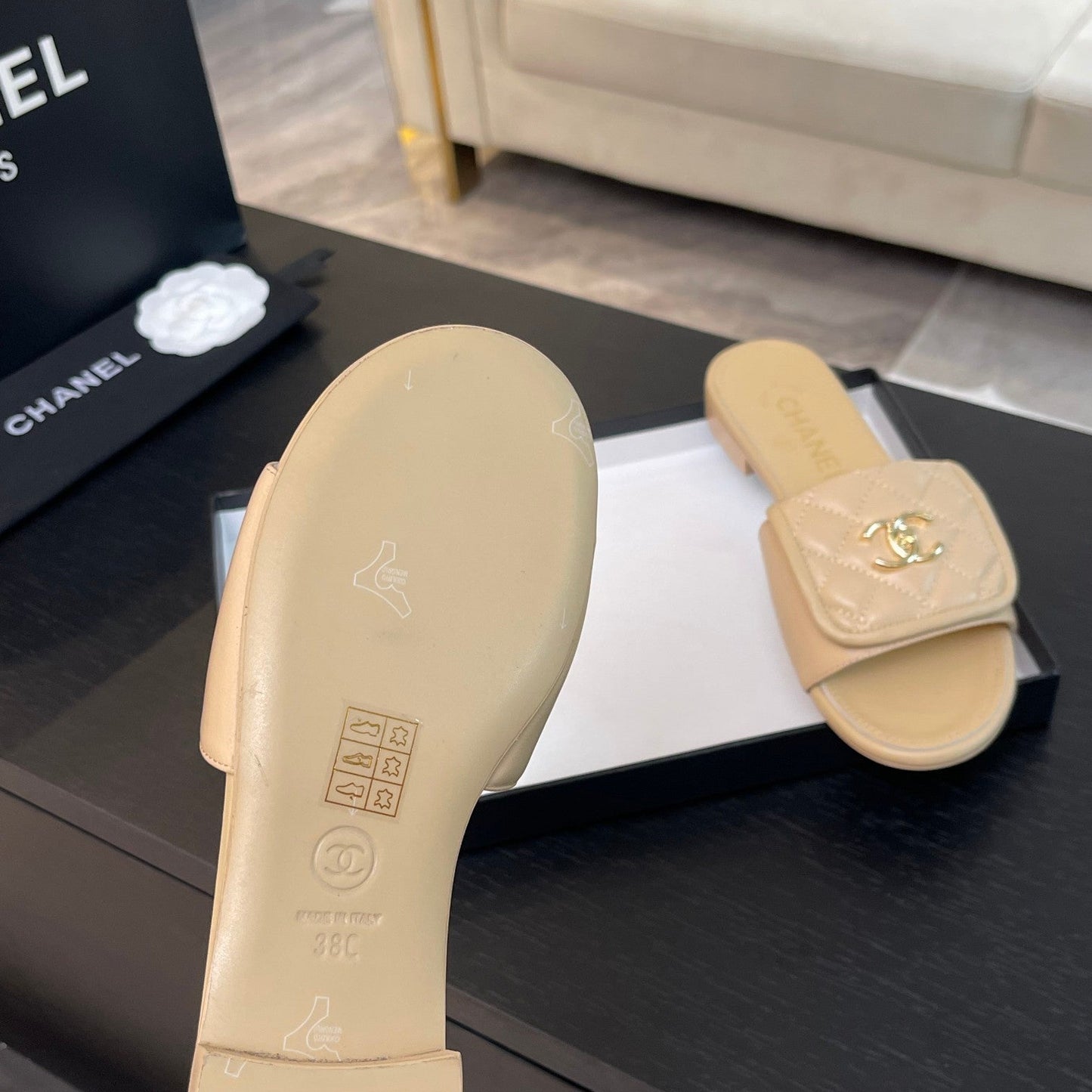 FLAT MULE IN TUSCAN BEIGE LAMBSKIN