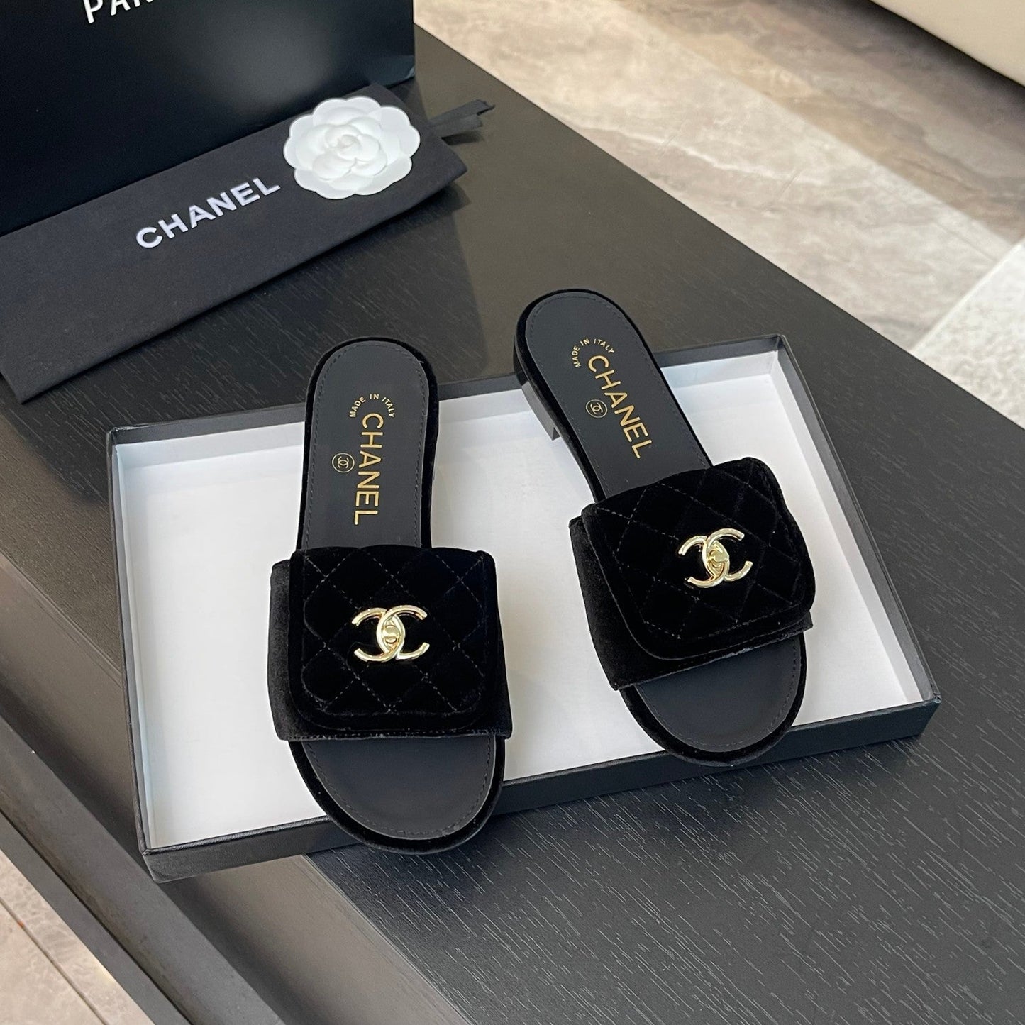 FLAT MULE IN BLACK VELVET