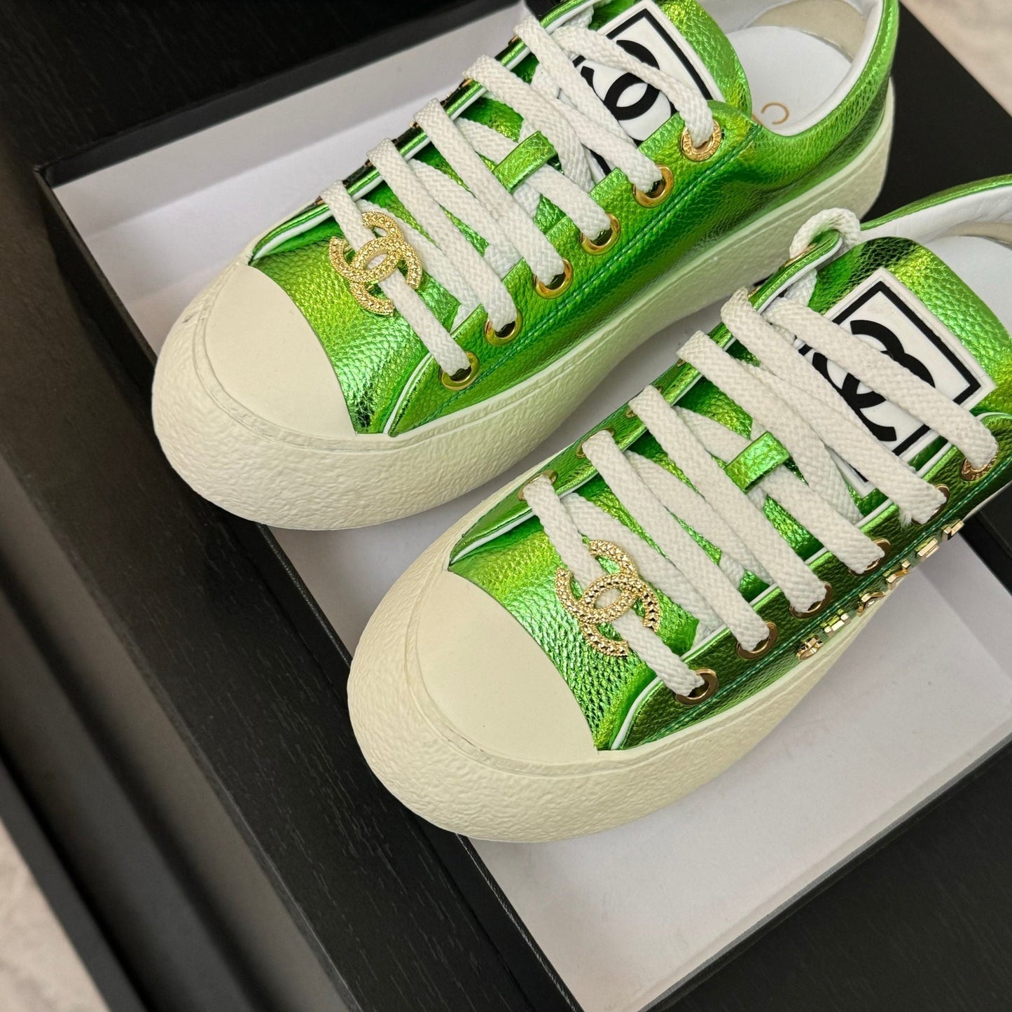 BIG-HEAD COOKIE SHOES IN EMERALD GREEN LAMBSKIN