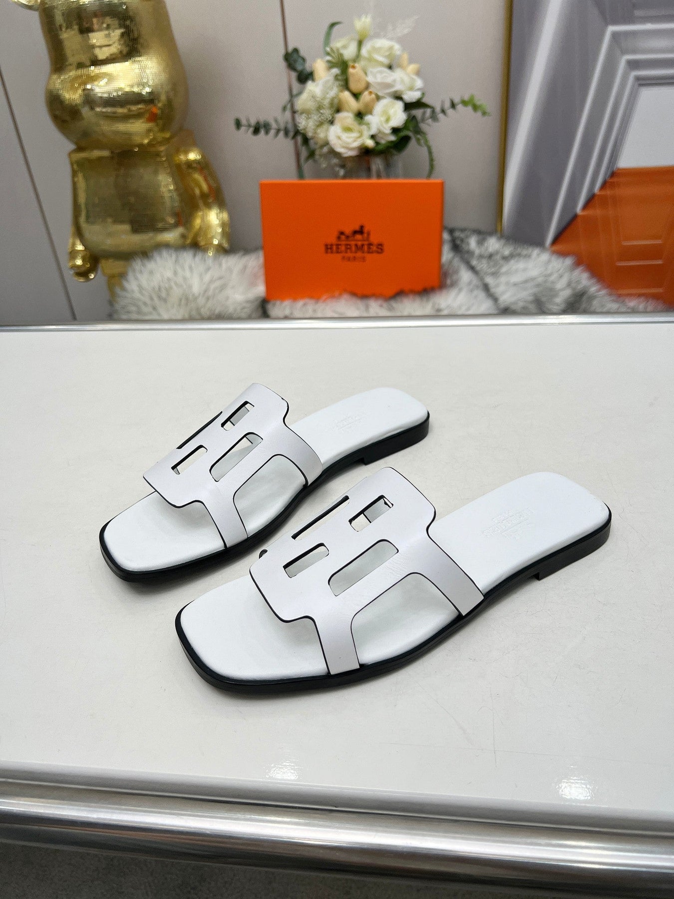 FLATFORM SANDAL WHITE CALFSKIN