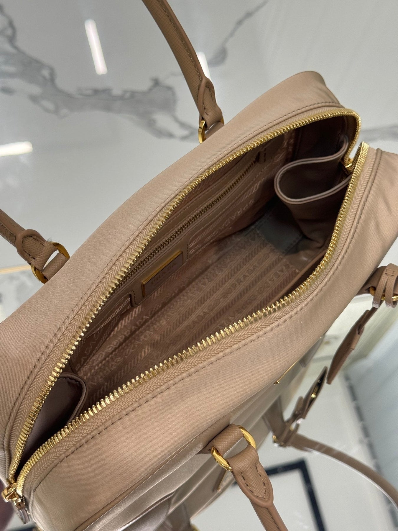 LARGE TOP HANDLE BAG 35 IN DRIED MOSS NYLON AND CALFSKIN TRIM