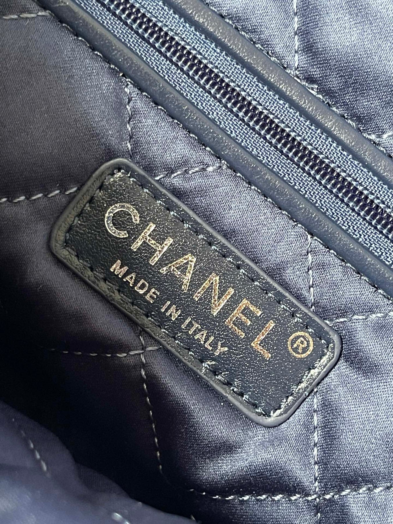 CC MEDIUM 37 CROSSBODY BAG IN BLUE DENIM WITH CHAIN