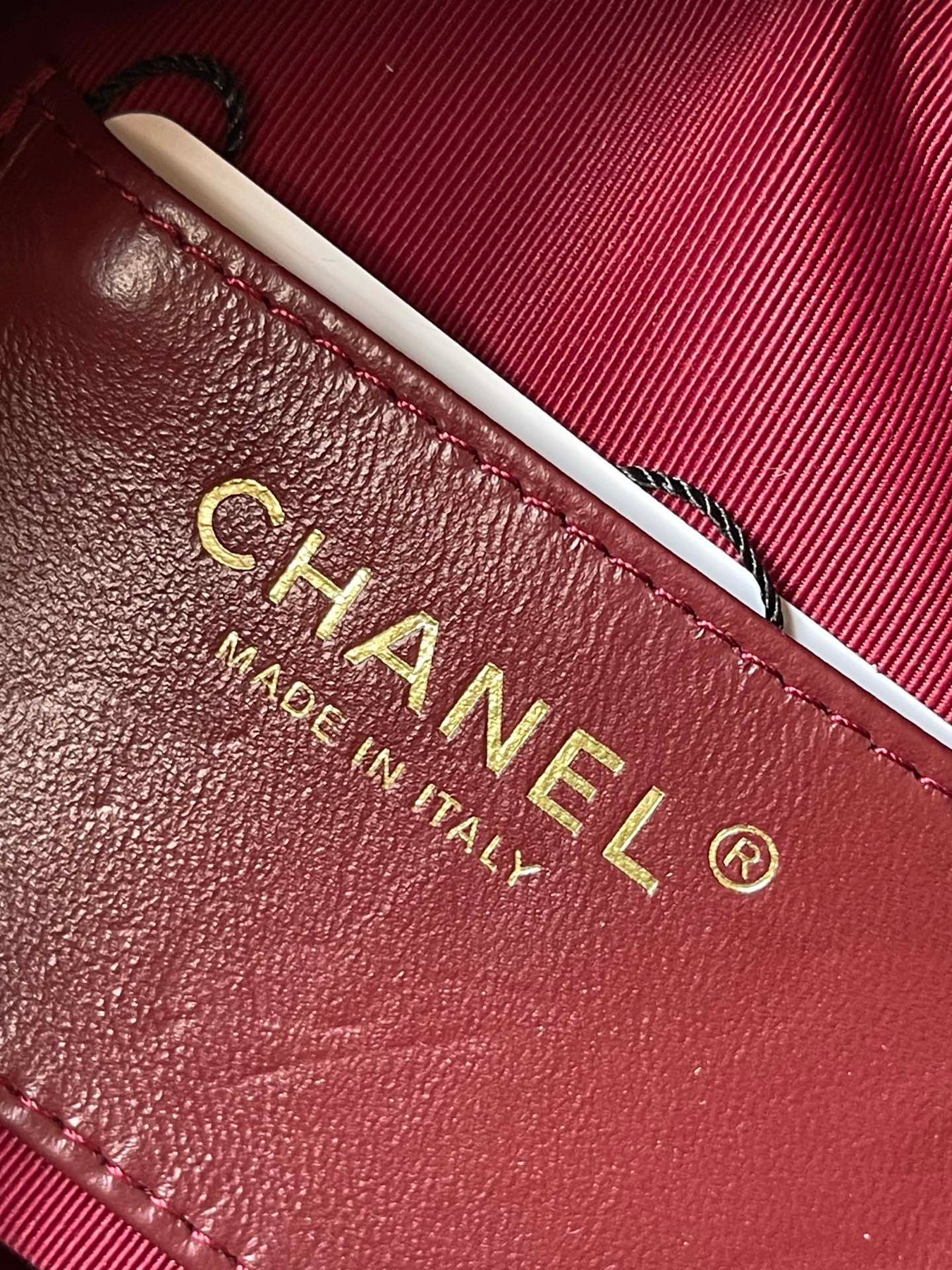 CAMERA BAG 18 IN RED QUILTED LAMBSKIN DOUBLE C GOLD COIN