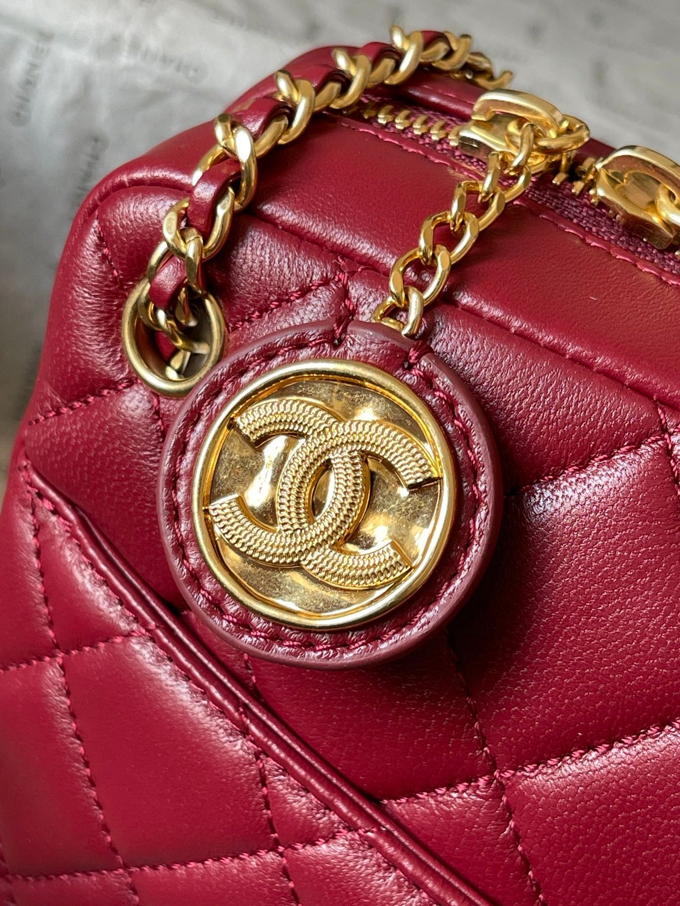 CAMERA BAG 24 IN RED QUILTED LAMBSKIN DOUBLE C GOLD COIN