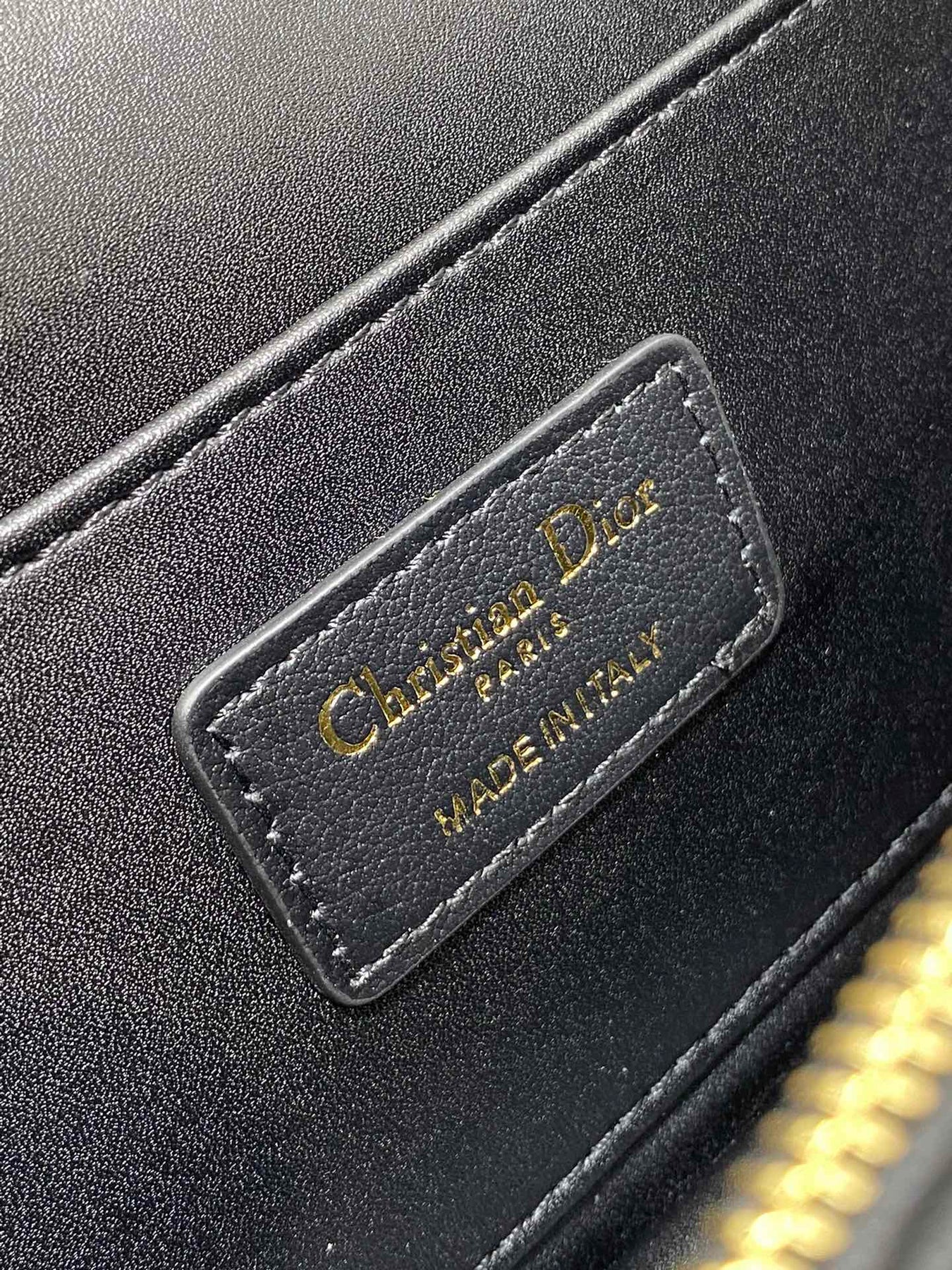 FLAP BAG 18 BLACK QUILTED ALLOVER CALFSKIN