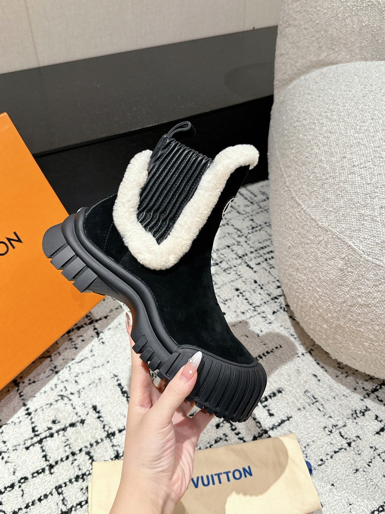RUBY FLAT ANKLE BOOT IN BLACK SUEDE WITH WHITE SHEARLING