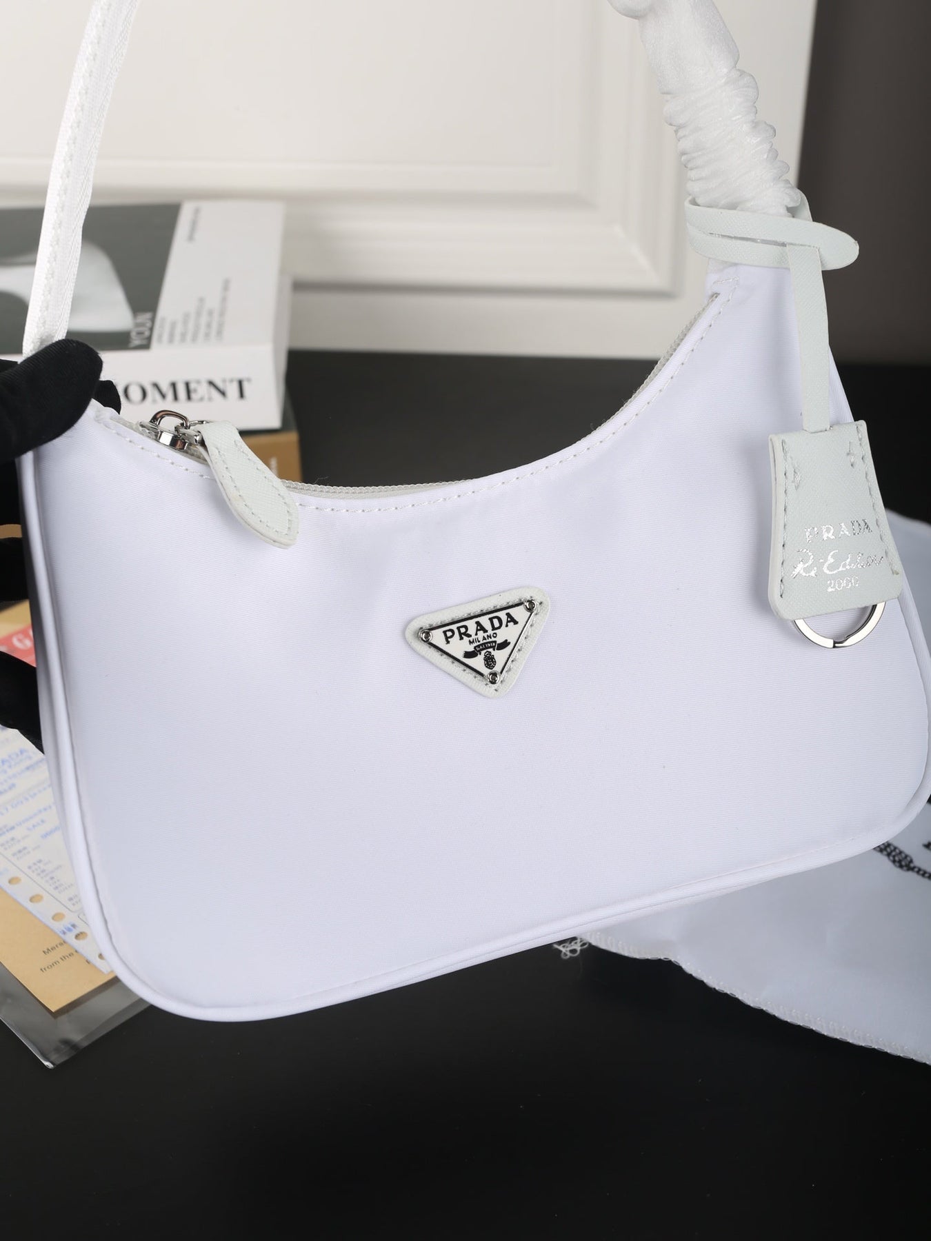 HOBO RE-EDITION BAG 22 IN WHITE RE-NYLON