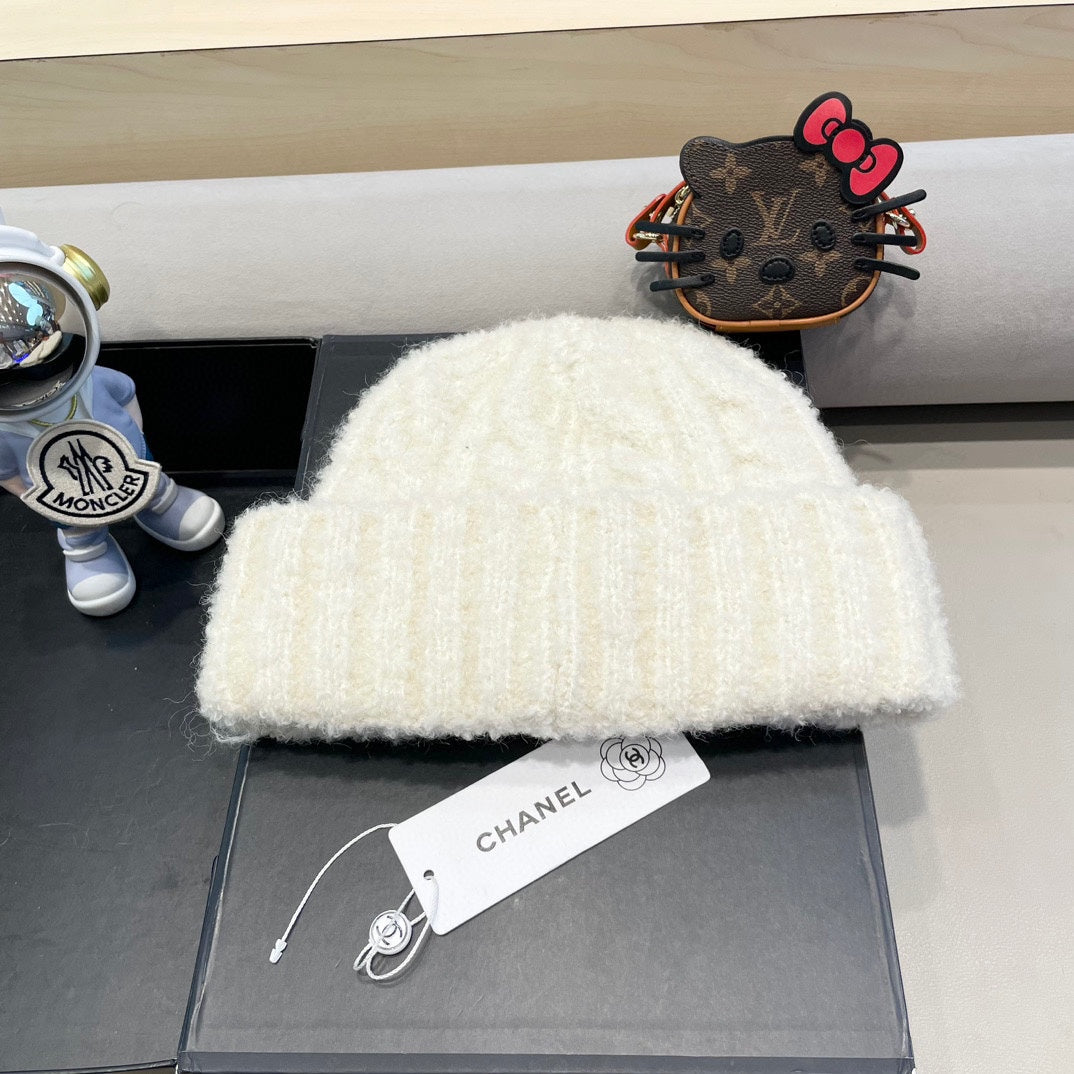 BEANIE HAT IN WHITE WOOL 413328