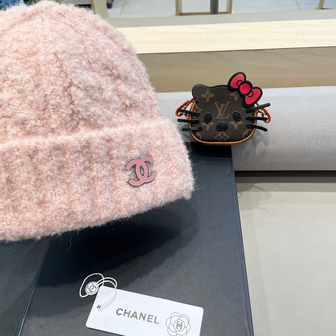 BEANIE HAT IN LIGHT PINK WOOL 413329