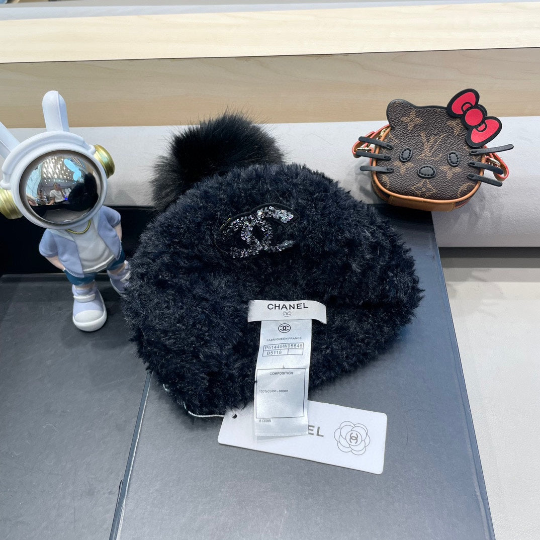 BEANIE HAT IN BLACK SOLF FLEECE 419715