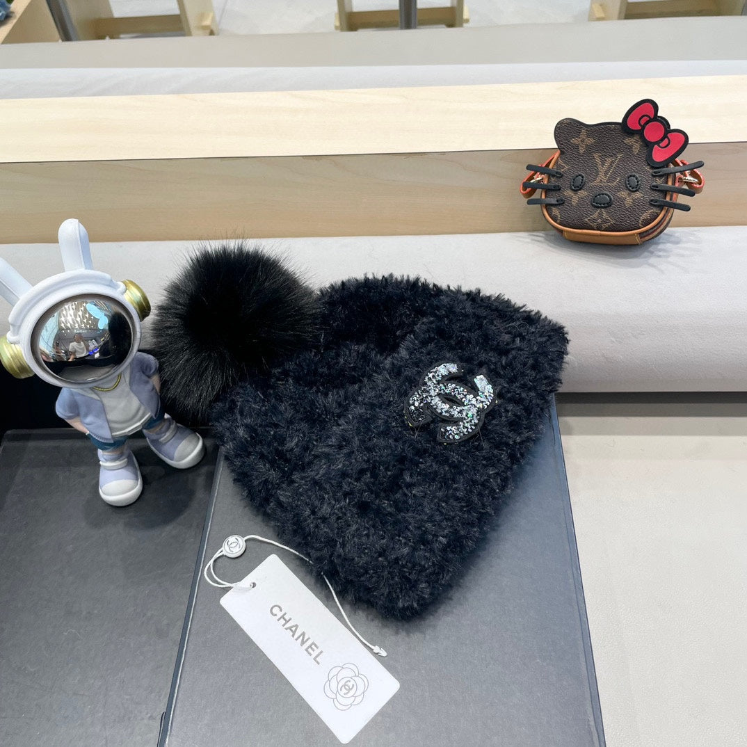 BEANIE HAT IN BLACK SOLF FLEECE 419715