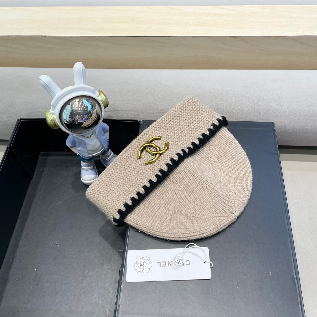 BEANIE HAT IN CAMEL BEIGE WOOL 419781