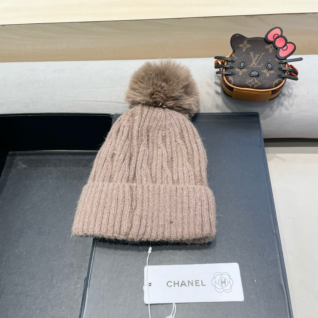 BEANIE HAT IN LIGHT BROWN WOOL 422175