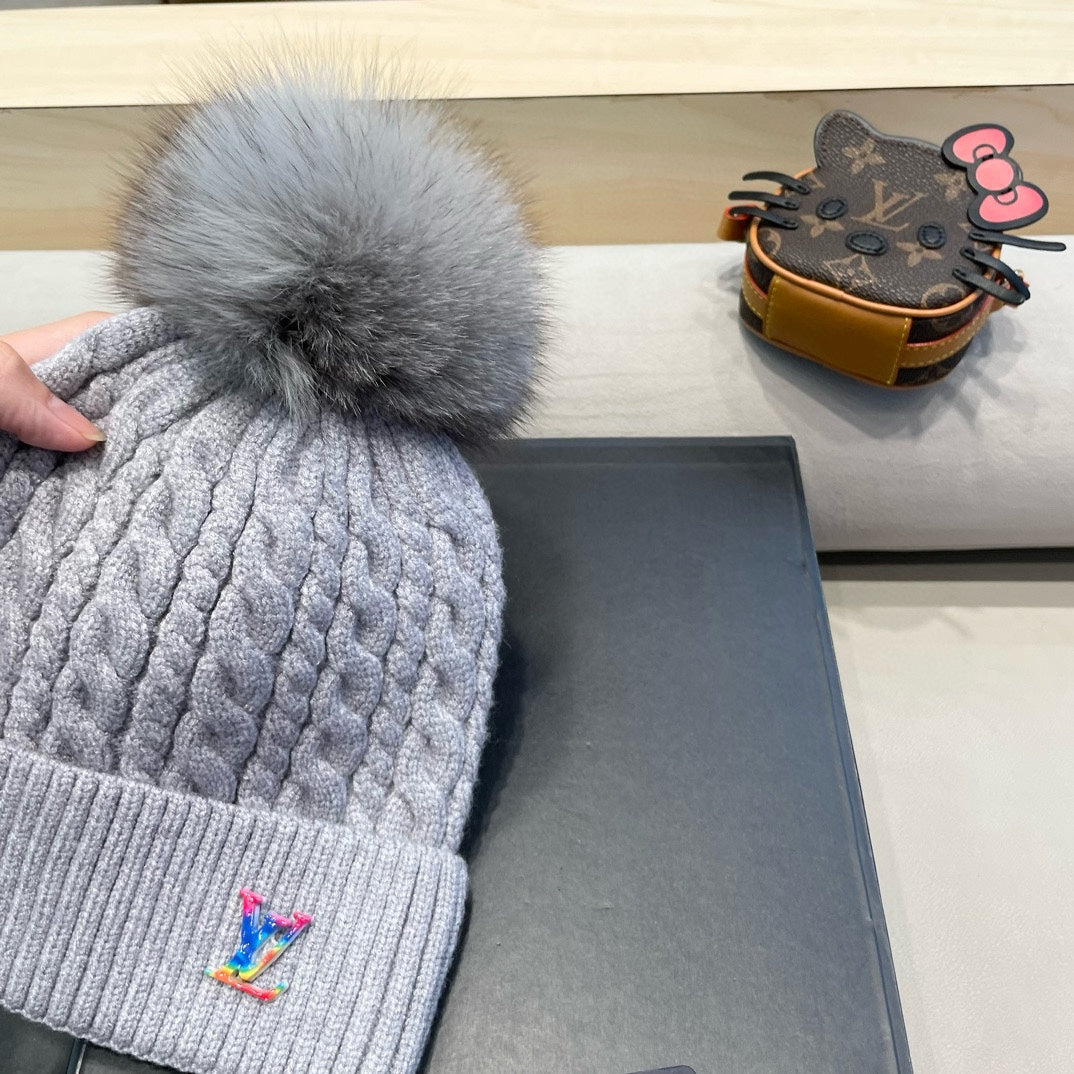 KNITTED BEANIE HAT IN GRAY WOOL 426216