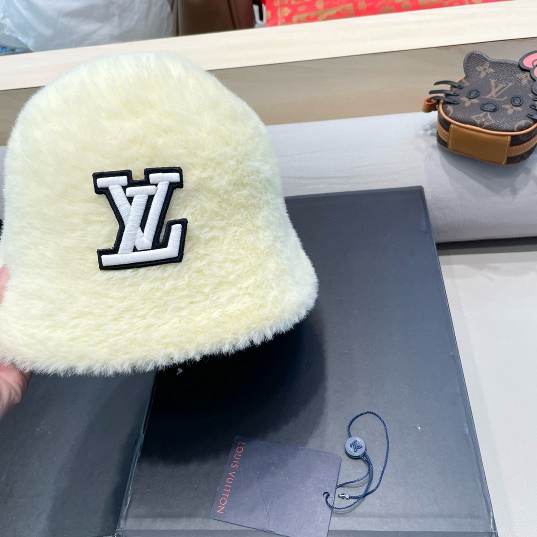 BUCKET HAT IN CREAM BEIGE RABBIT FUR 426225