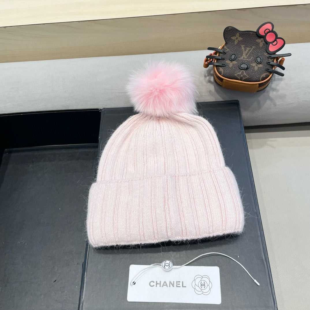 BEANIE HAT IN LIGHT PINK WOOL 426232