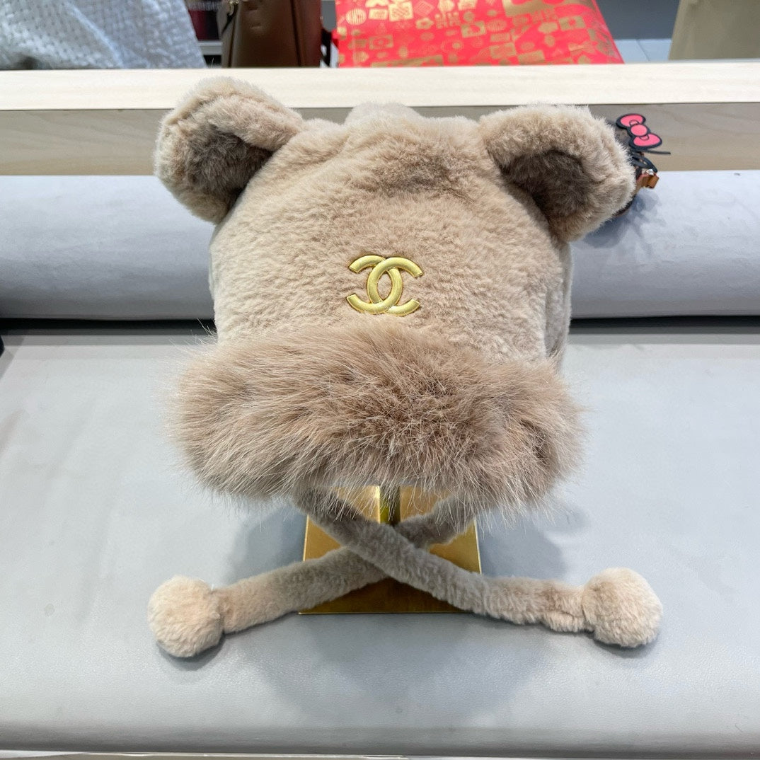 BEANIE HAT IN CAMEL BROWN LAMB FUR 426238