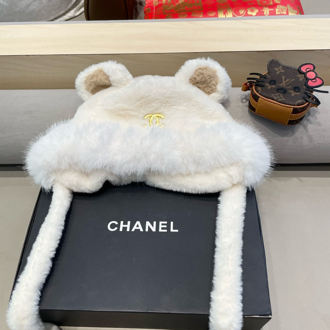 BEANIE HAT IN WHITE LAMB FUR 426240