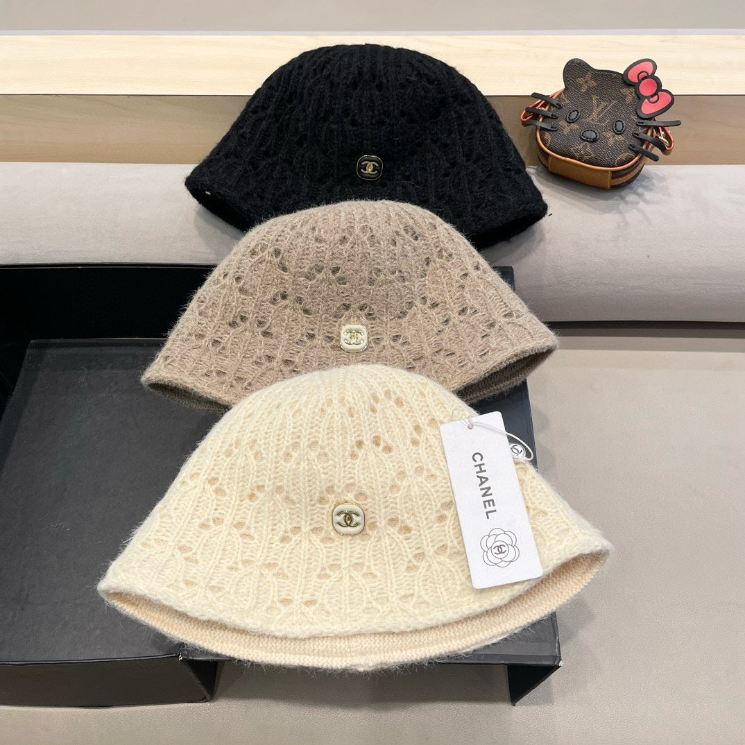BUCKET HAT WHITE KNITTED FABRIC WITH RABBIT FUR 428092