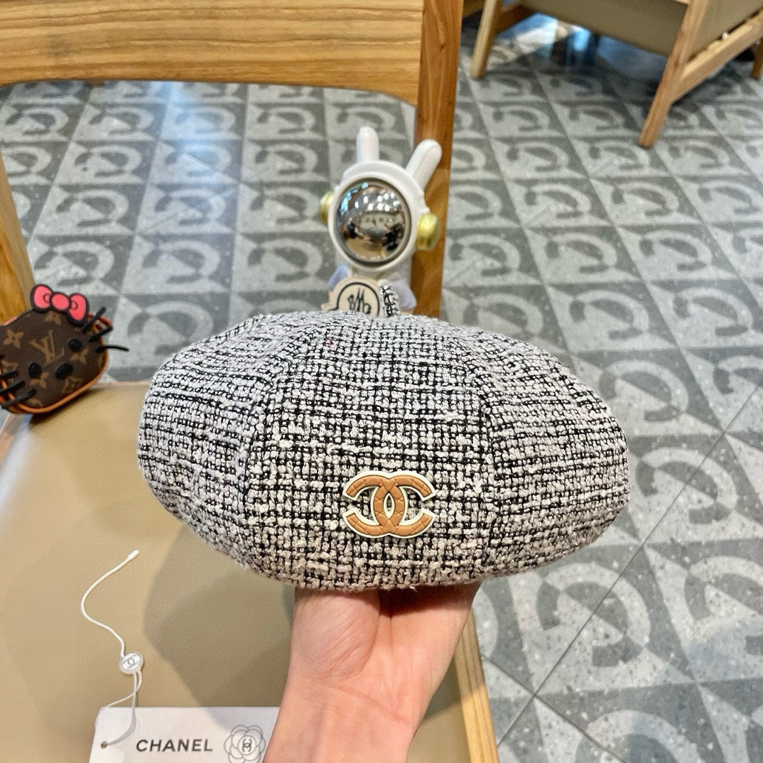 BERET HAT IN BLACK MIX WHITE WOOL TWEED 430011