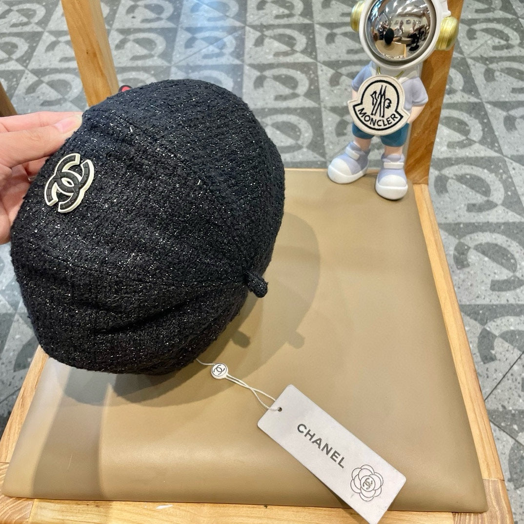 BERET HAT IN BLACK WOOL TWEED 430012
