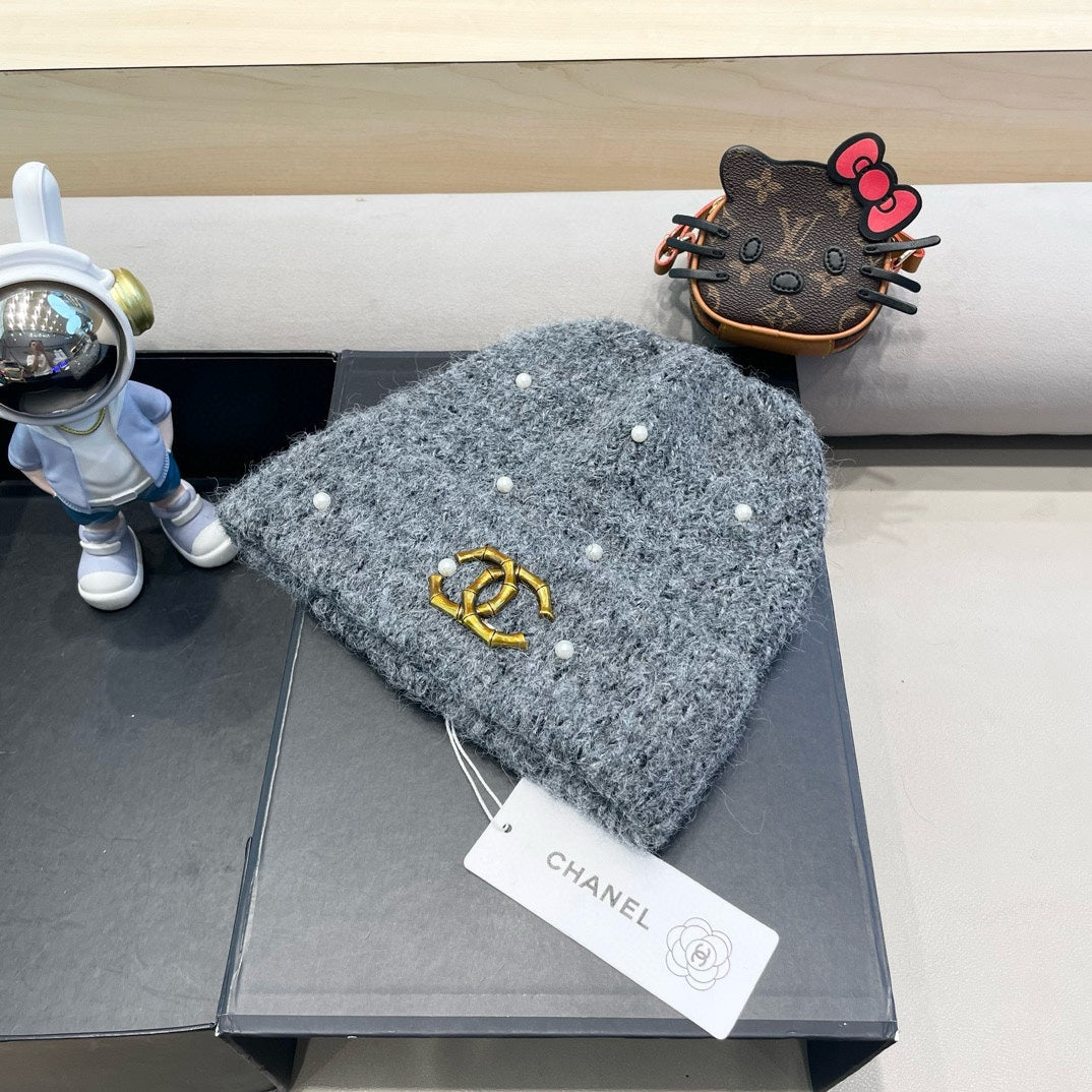 BEANIE HAT IN SHARK GRAY WOOL 430083