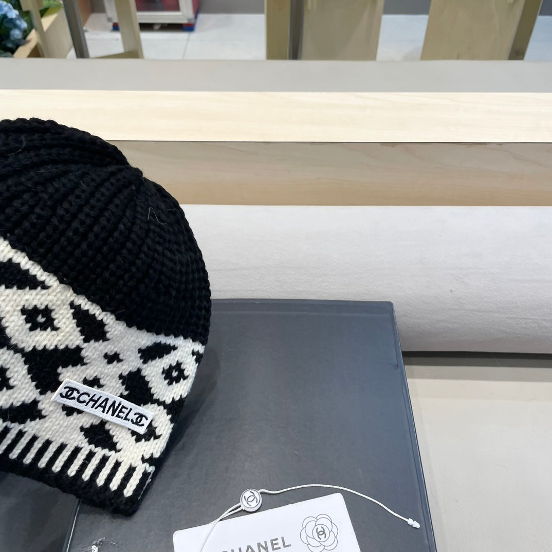 BEANIE HAT IN BLACK MIX WHITE WOOL 431698