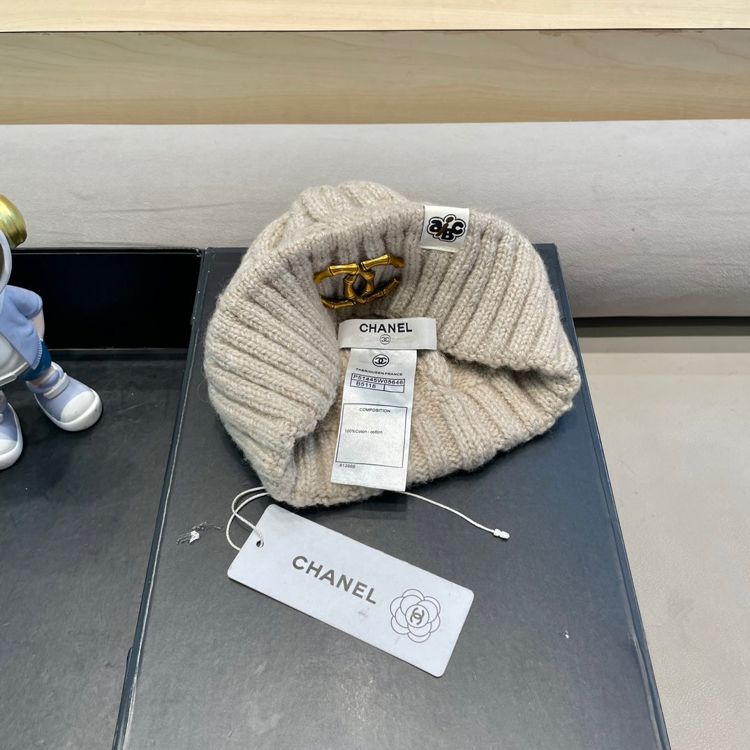 BEANIE HAT IN CYSTER TAN WOOL 431706