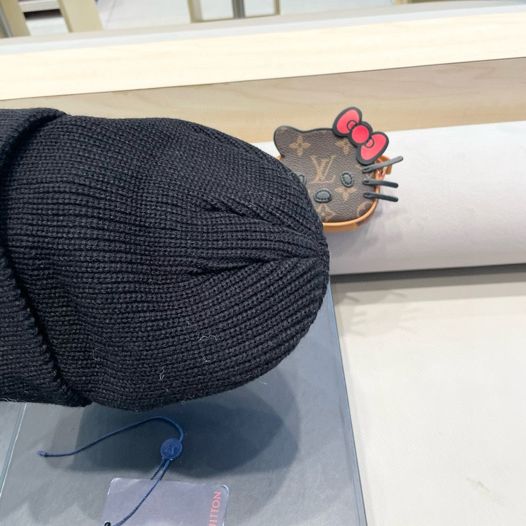 BEANIE HAT IN BLACK WOOL 435027