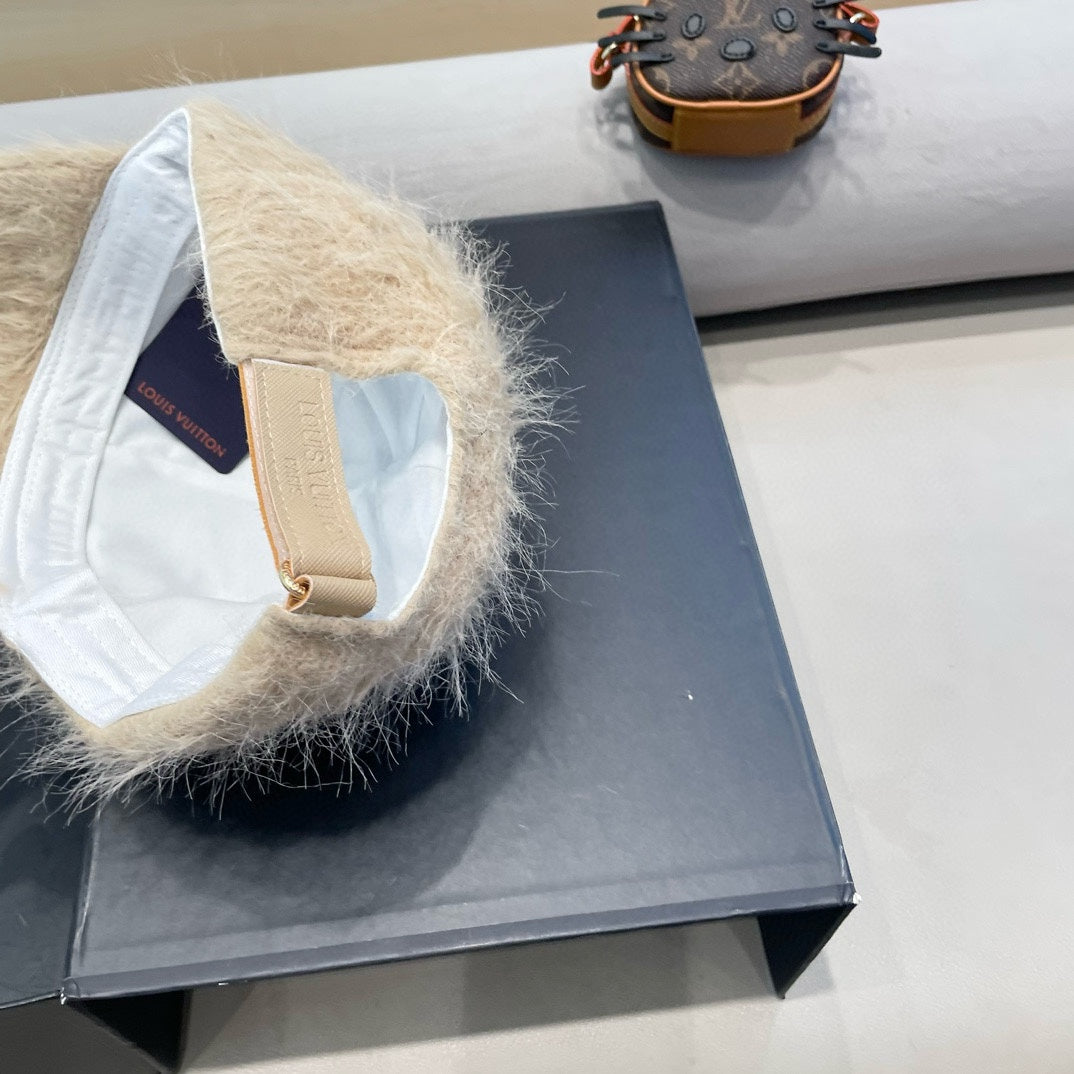 BASEBALL CAP IN BEIGE RABBIT FUR 434938